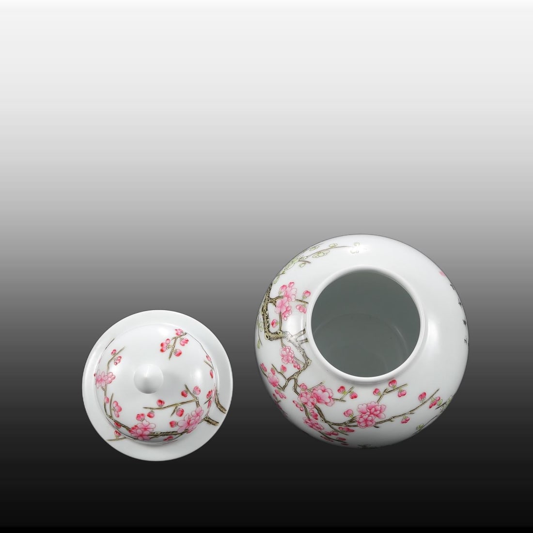 A Exquisite Enamel Flower Pattern Jar - 5