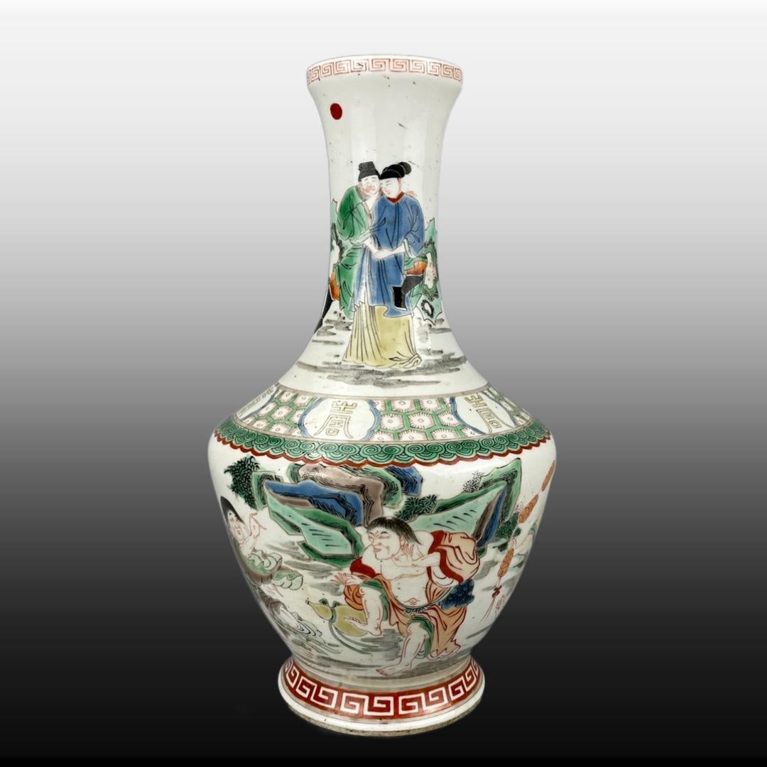 Wucai Figures Pattern Vase (1 of 8)