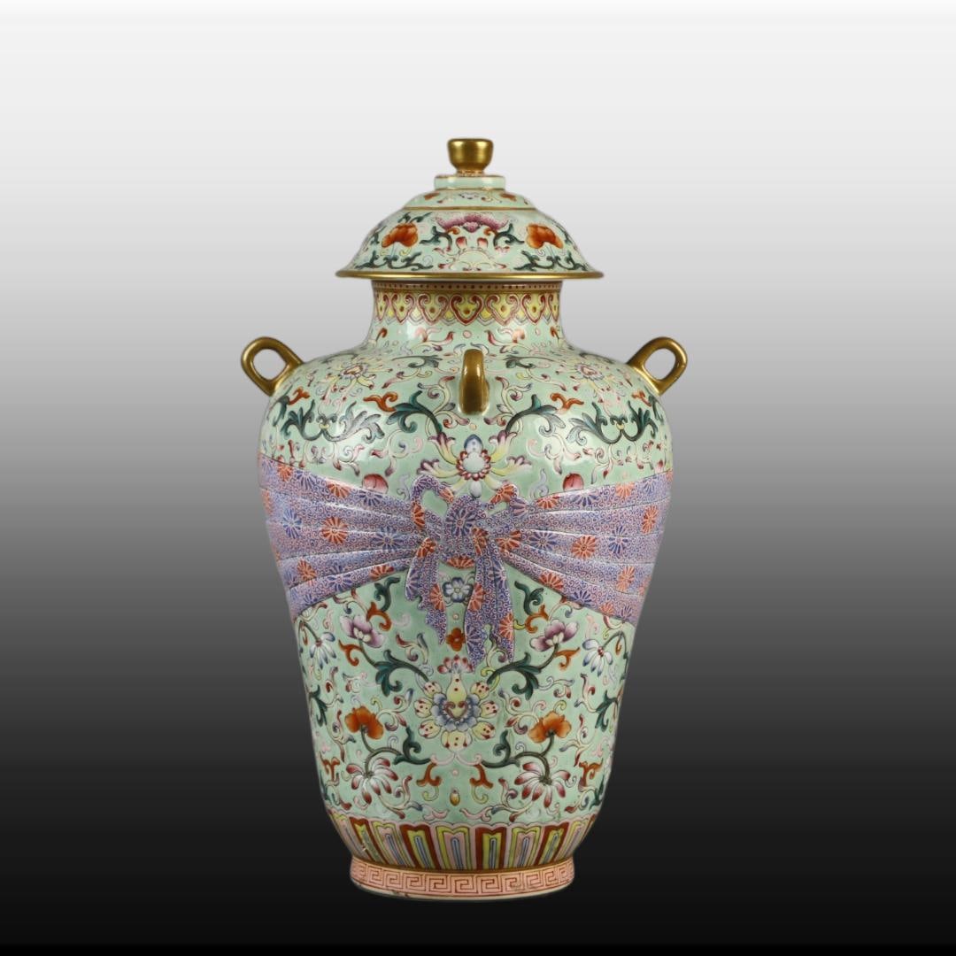 A Exquisite Green Glazed Lotus Pattern Vase: A Exquisite Green Glazed Lotus Pattern Vase,Qing Dynasty, China,Qianlong Six-character Mark,Size:12.6inx7.1in