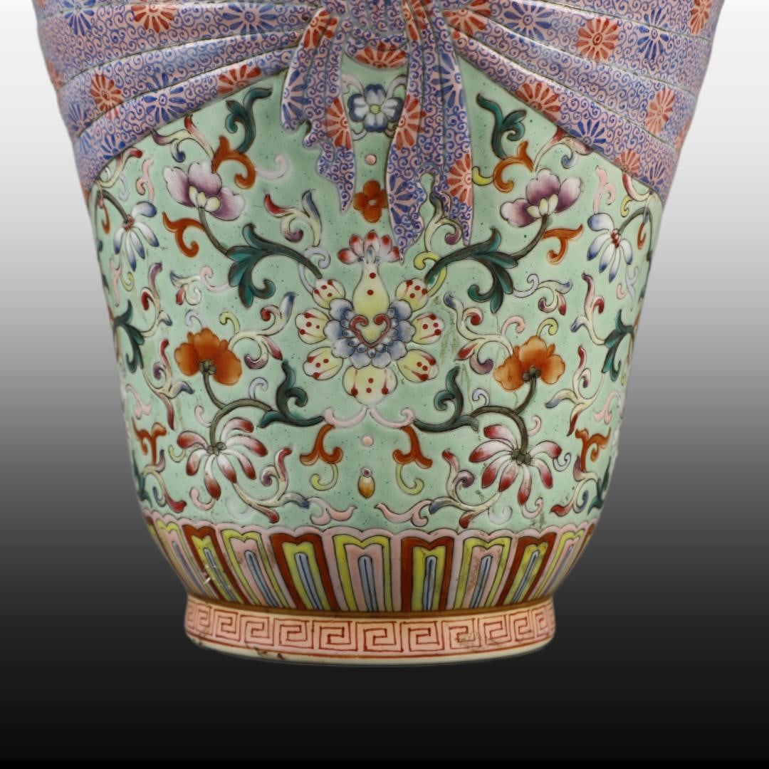 A Exquisite Green Glazed Lotus Pattern Vase - 3