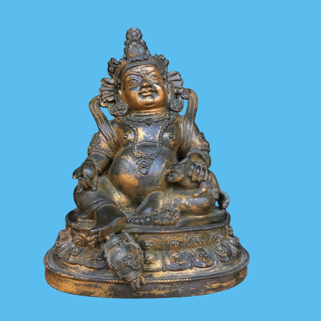A Exquisite Copper-Bodied Buddha statue Ornament (1 of 9)