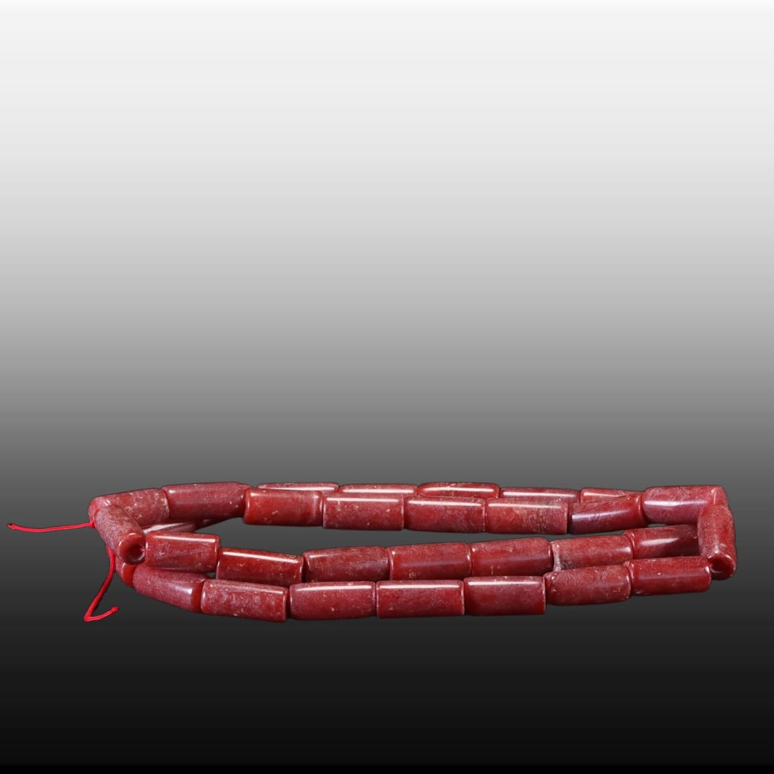 A Exquisite Gaogu Jade Necklace: A Exquisite Gaogu Jade Necklace,Ancient Time, China,Size:0.8inx0.3in,Weight:86g 高古玉链子,远古时期