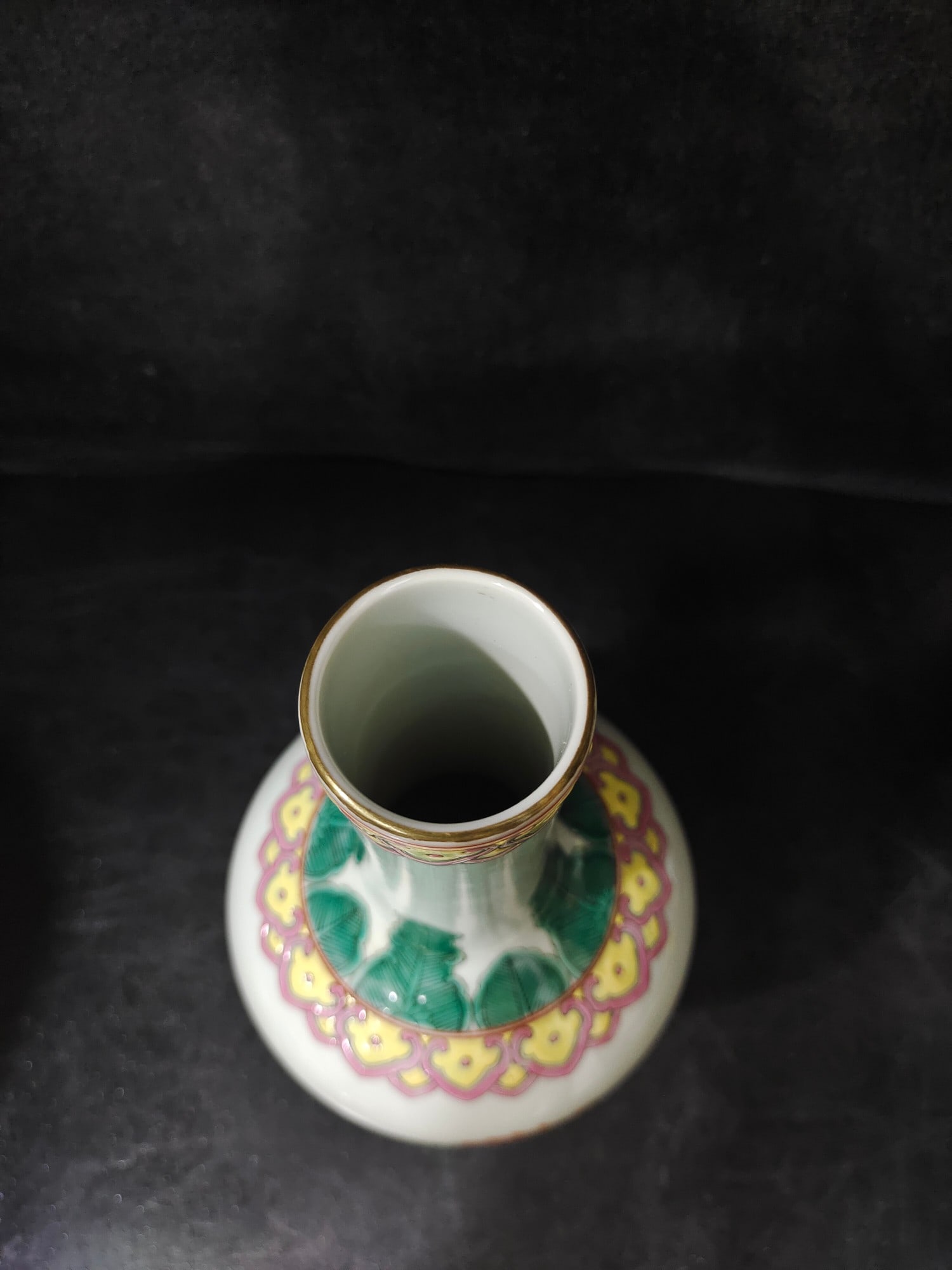 A Exquisite Enamel Phoenix Pattern Vase - 4