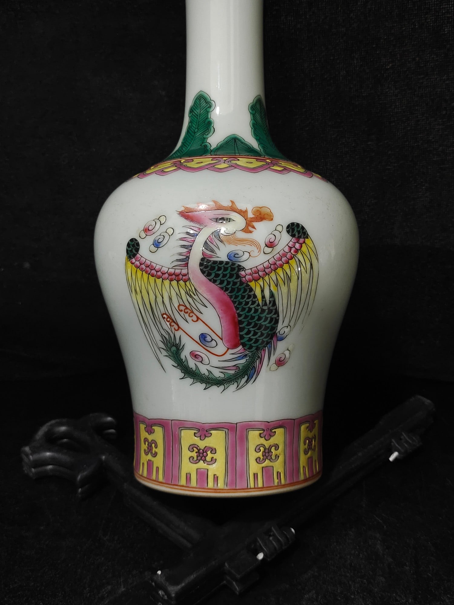 A Exquisite Enamel Phoenix Pattern Vase - 6