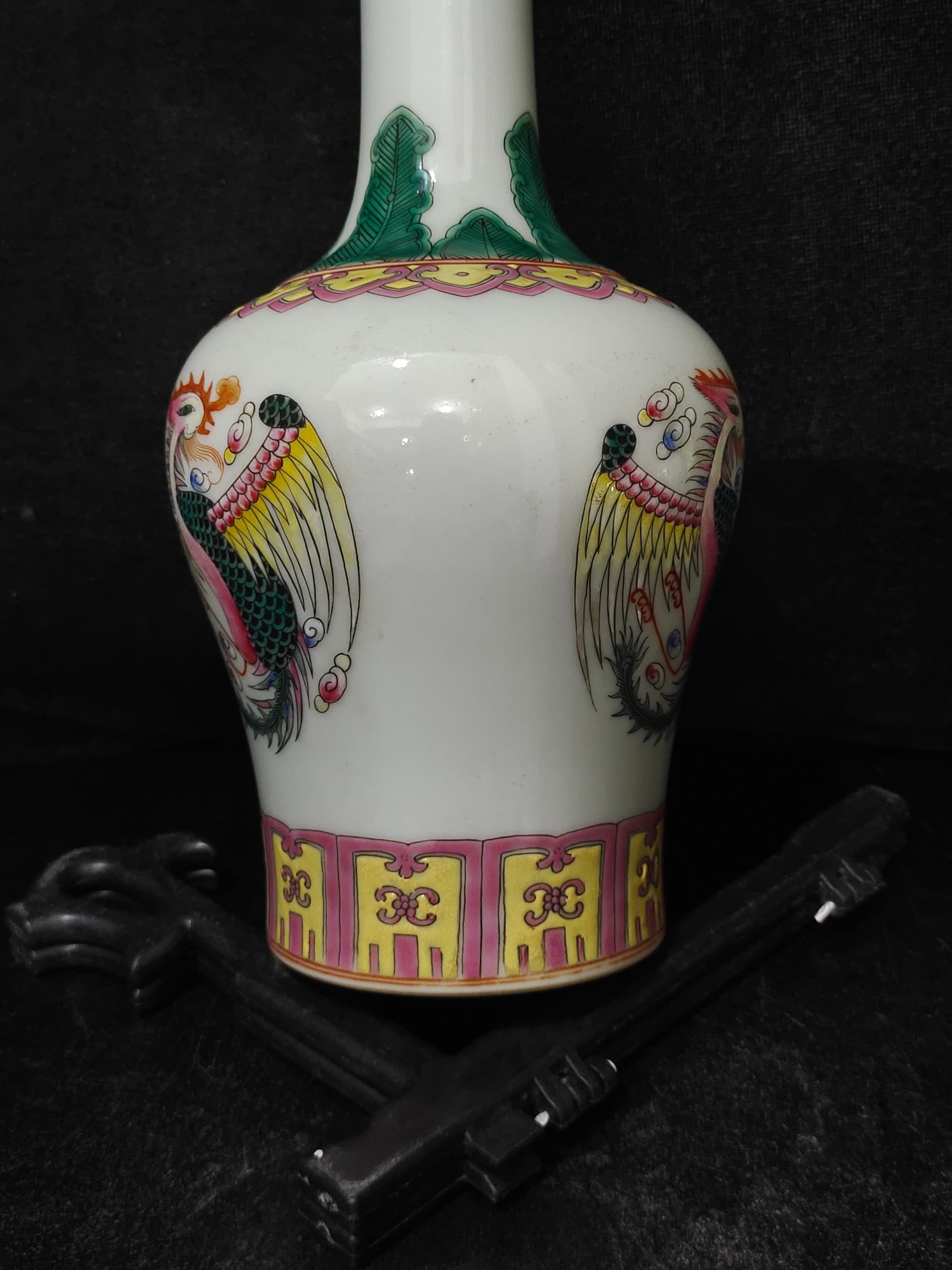 A Exquisite Enamel Phoenix Pattern Vase - 8