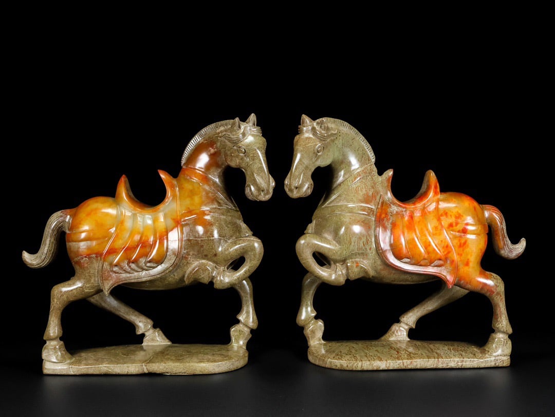 A pair of Exquisite Hotan Jade Horse Ornament: A pair of Exquisite Hotan Jade Horse Ornament,Han Dynasty, China,Size:7.1inx2.8inx7.5in,Weight:2980g 一对和田玉马摆件,中国汉代