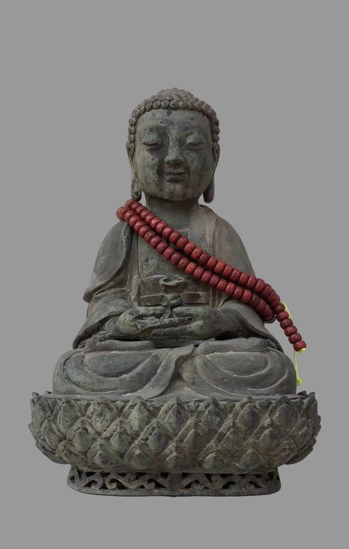 A Exquisite Purple Copper Buddha Statue Ornament: A Exquisite Purple Copper Buddha Statue Ornament,Qing Dynasty, China,Size:15.7inx9.8in,Weight:10000g 紫铜佛像摆件,中国清代