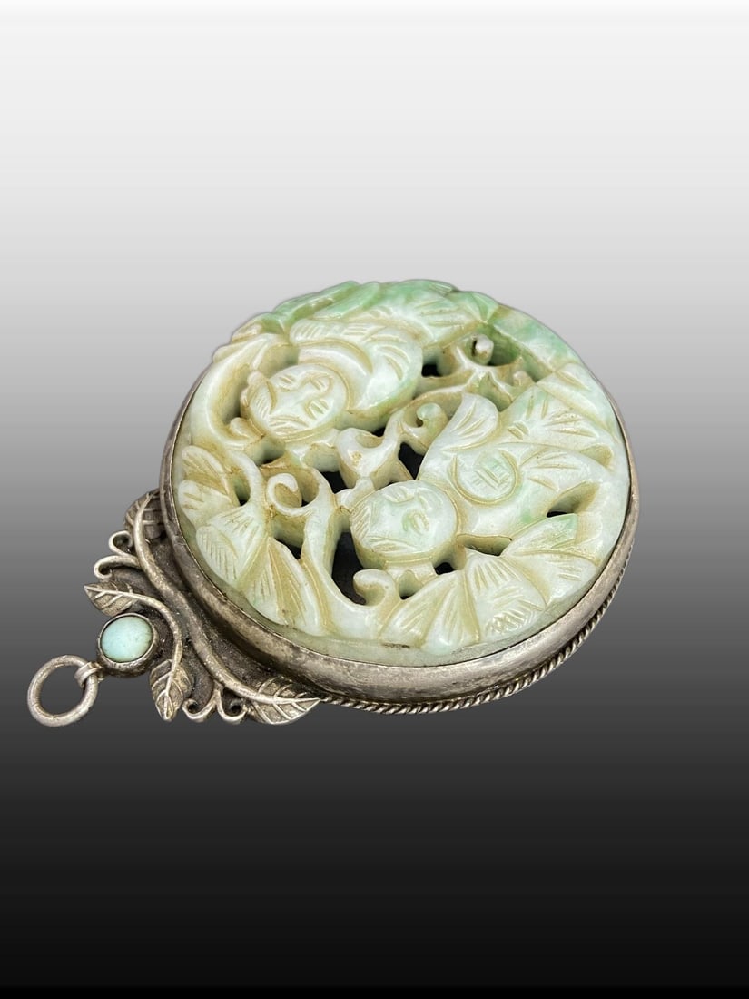 A Exquisite Jadeite Figures Pattern Pendant - 3