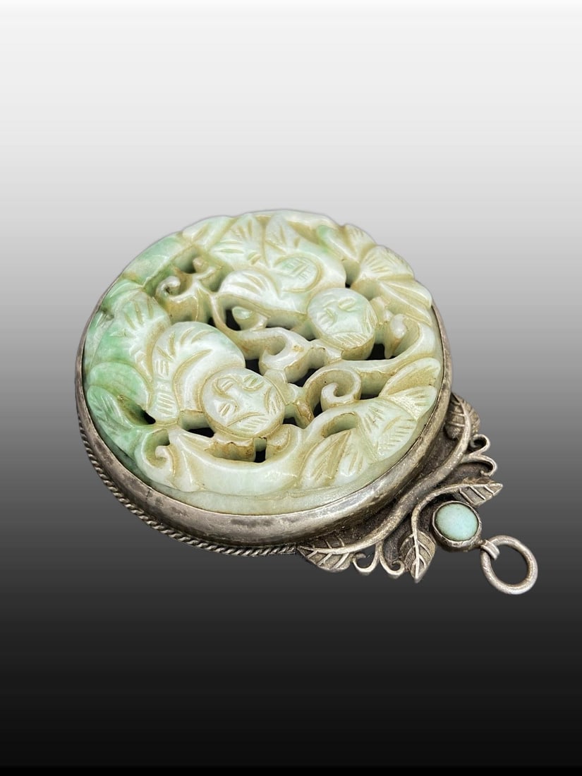 A Exquisite Jadeite Figures Pattern Pendant - 5