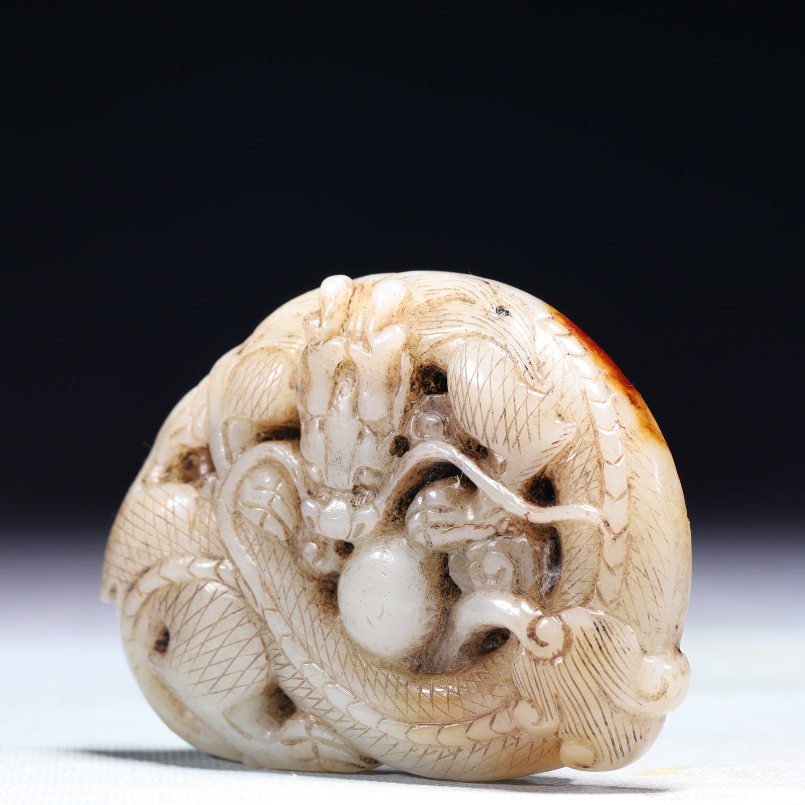 An Exquisite White Jade Dragon Pattern Buckle - 2