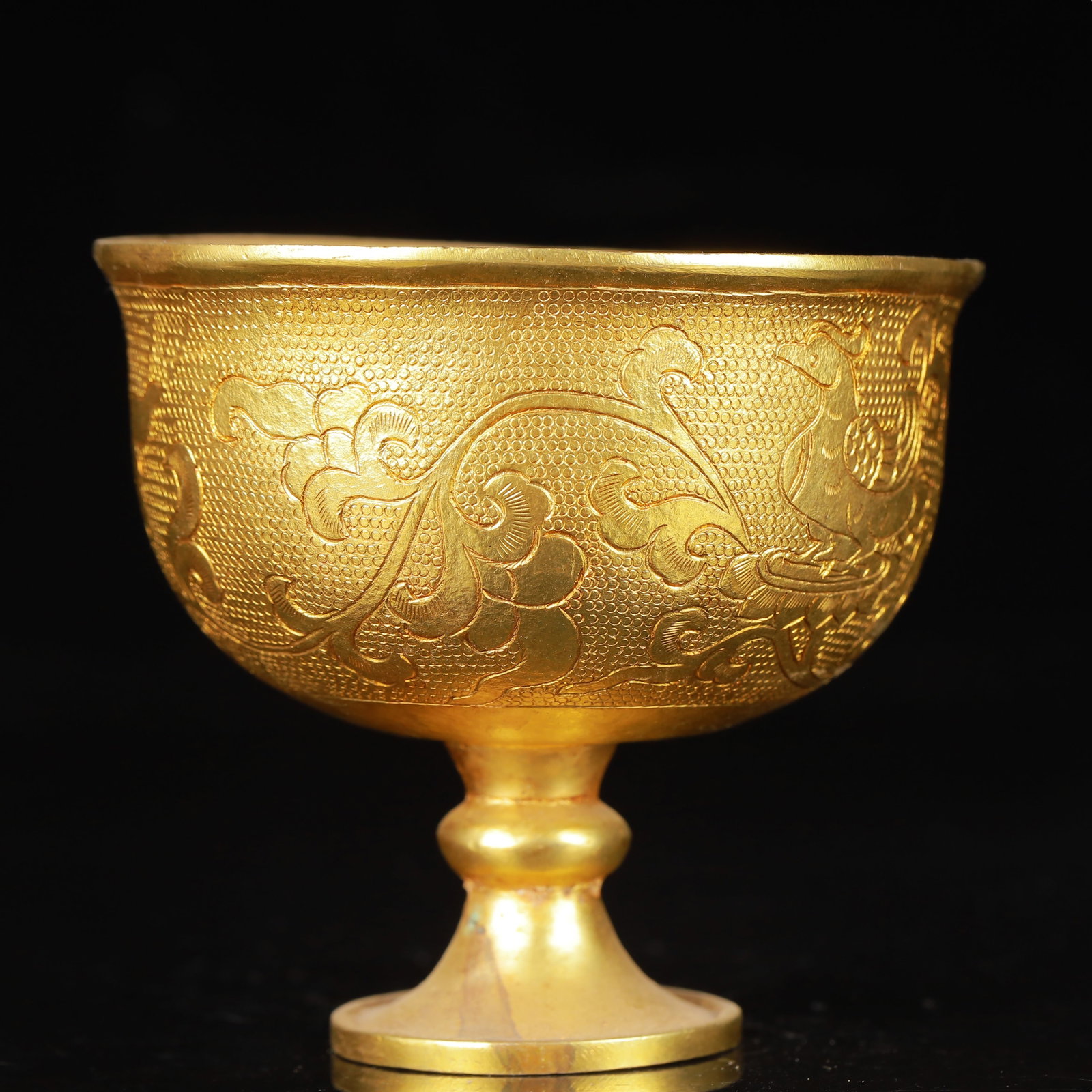 An Exquisite Gilt Bronze Phoenix Pattern Cup - 4