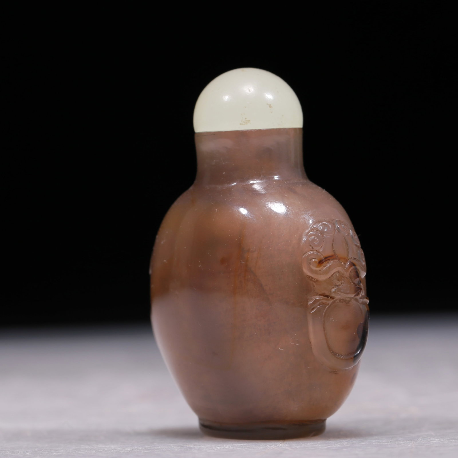 A Precious Agate Beast-Handled Snuff Bottle - 2
