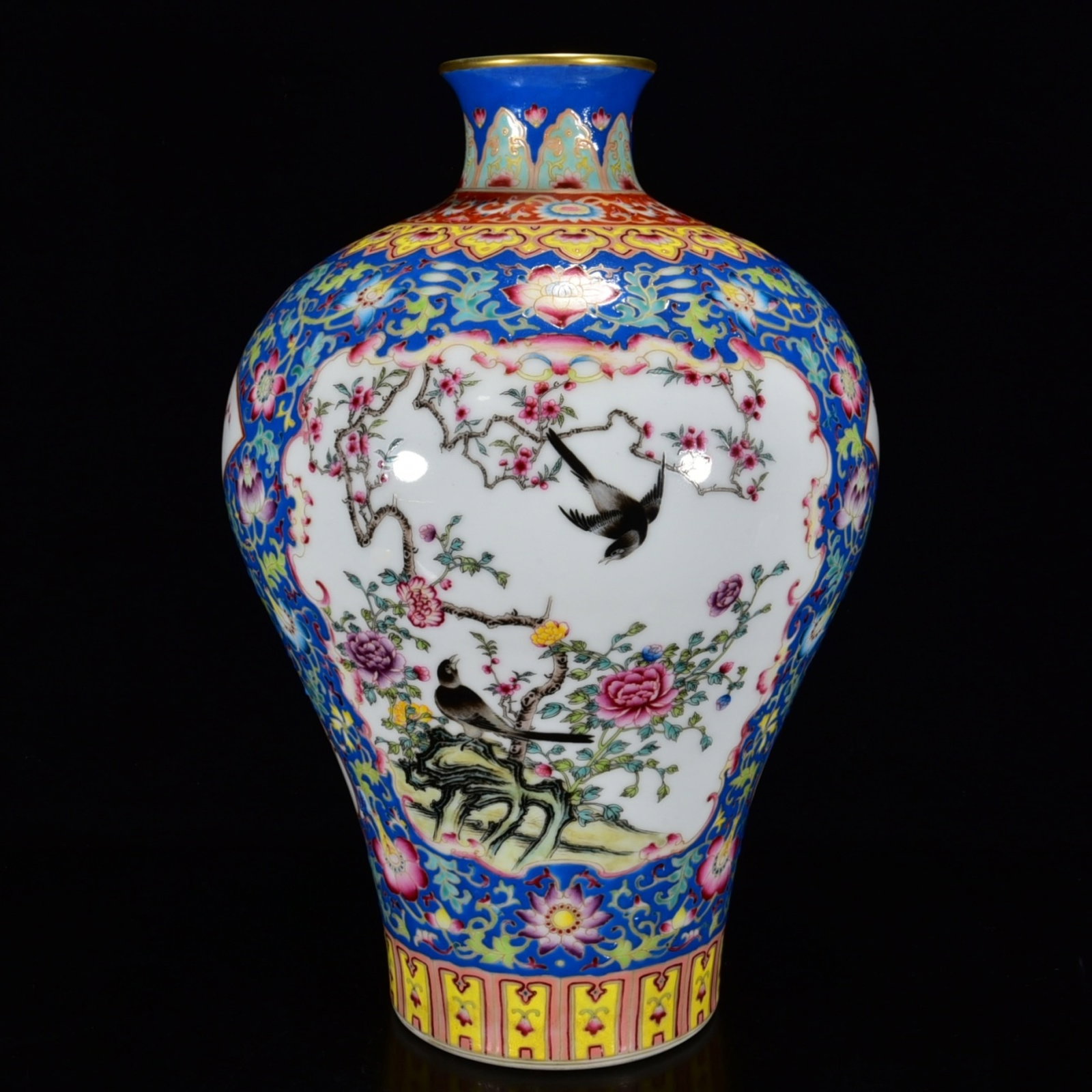 A Huge Enamel Flower and Bird Pattern Vase - 3