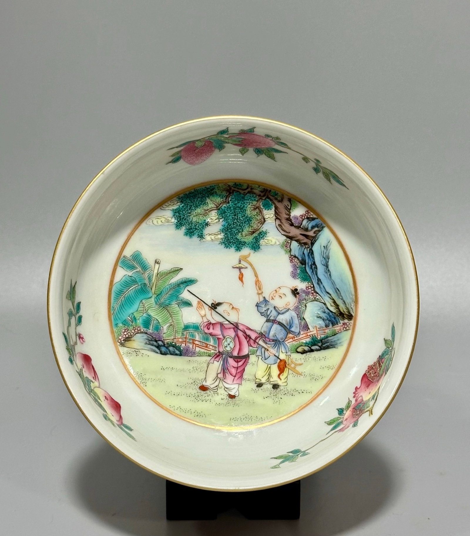 An Exquisite Imitation Wood Grain Glazed Famille-Rose Character and Story Pattern Bowl: An Exquisite Imitation Wood Grain Glazed Famille-Rose Character and Story Pattern Bowl,Qing Dynasty,China,Qianlong Six-character Mark,Size:1.8inx4.7in 木纹釉粉彩人&
