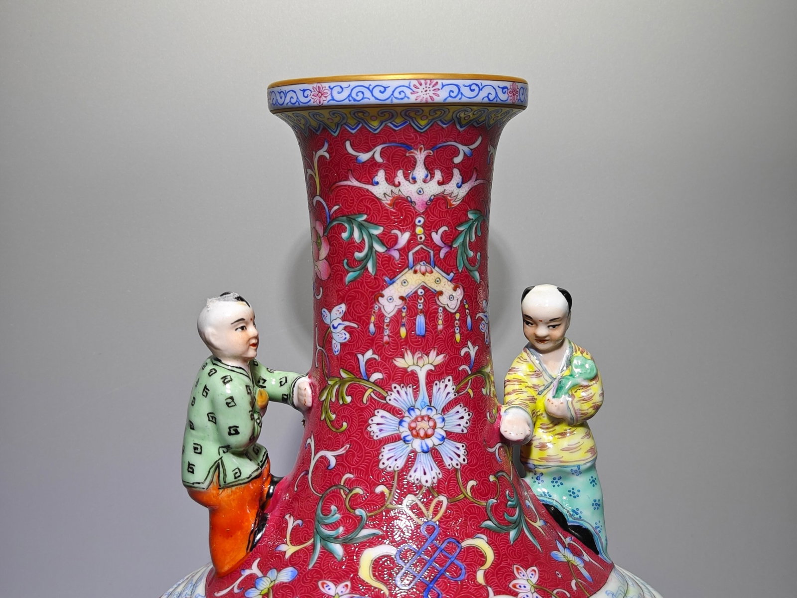 A Rare Enamel Ruby Red-Glazed Lotus Pattern Vase - 7
