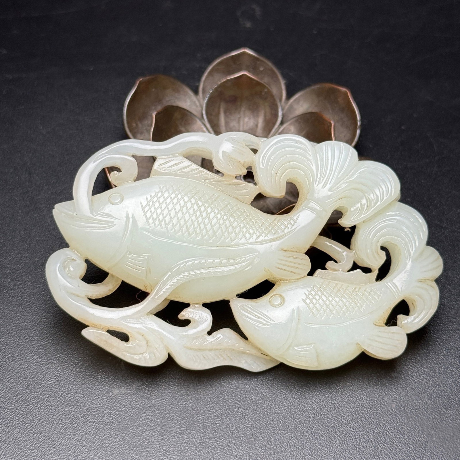 An Exquisite White Jade Fish Pendant: An Exquisite White Jade Fish Pendant,Qing Dynasty,China,Size:3.1inx1.9inx0.5in,Weight:66g 白玉鱼挂件,中国清代