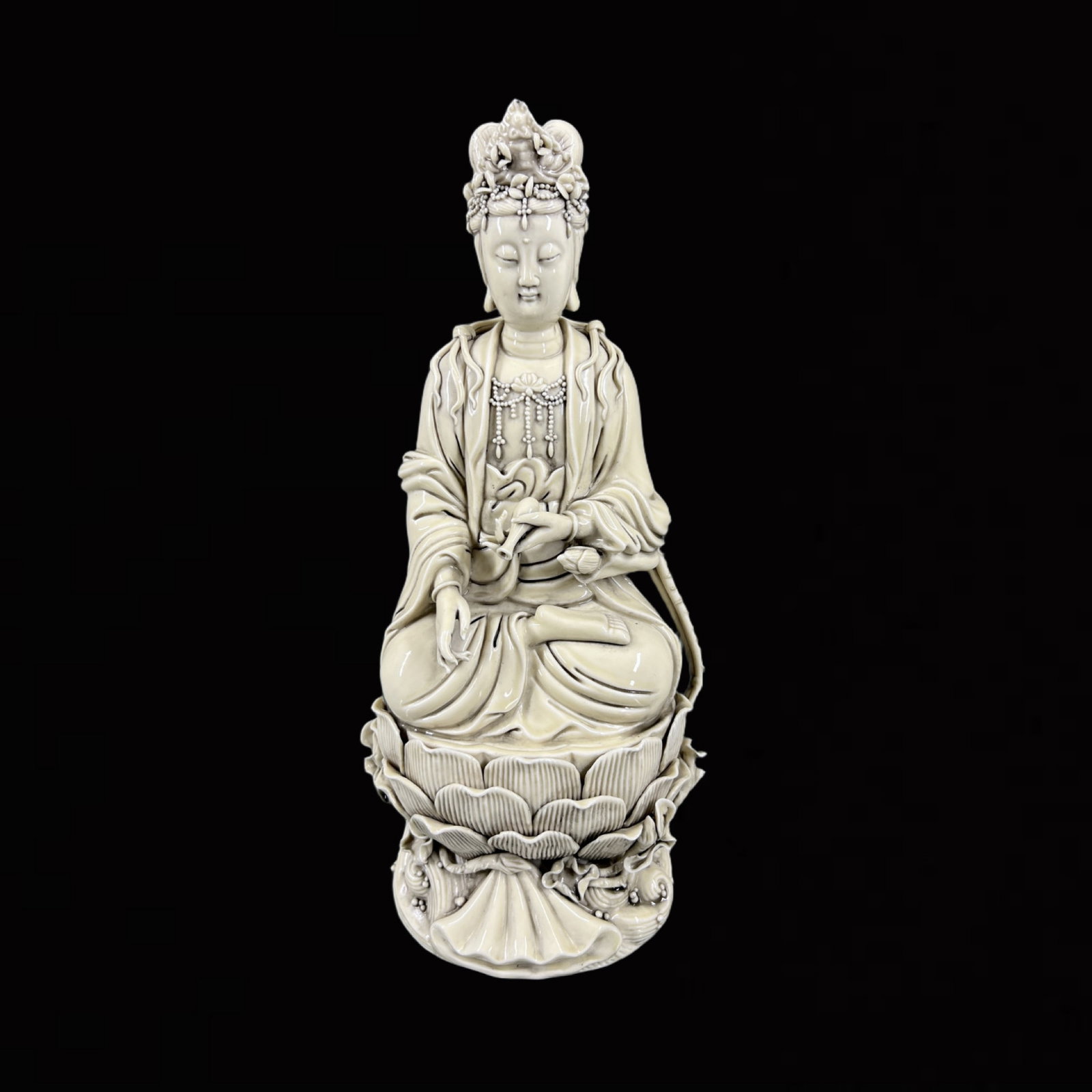 A Solemn Blance-De-Chine Statue of Avalokitesvara: A Solemn Blance-De-Chine Statue of Avalokitesvara,Ming Dynasty,China,He Chaozong Mark,Size:15.7in 德化瓷观音像,中国明代,何朝