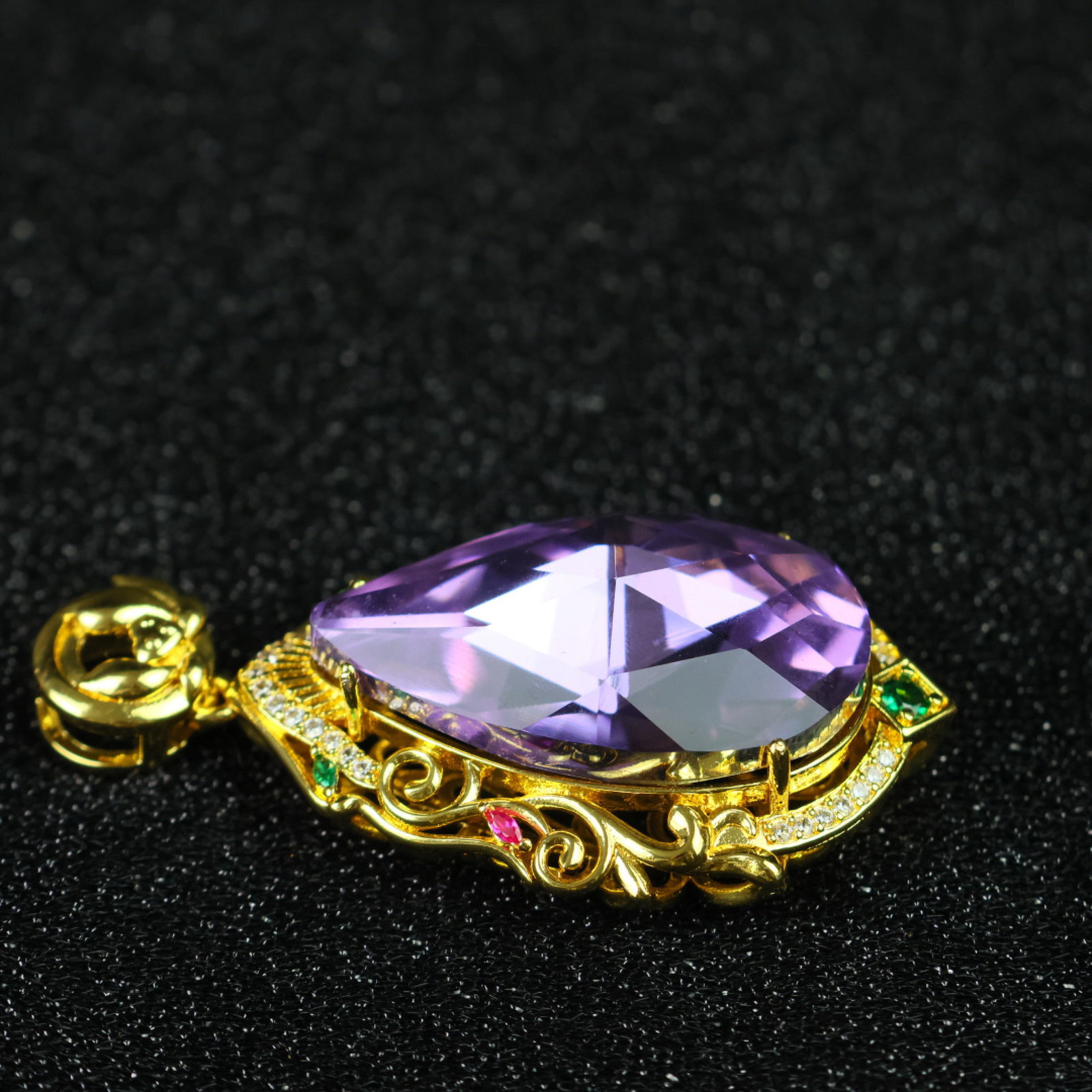 An Exquisite Pendant - 7