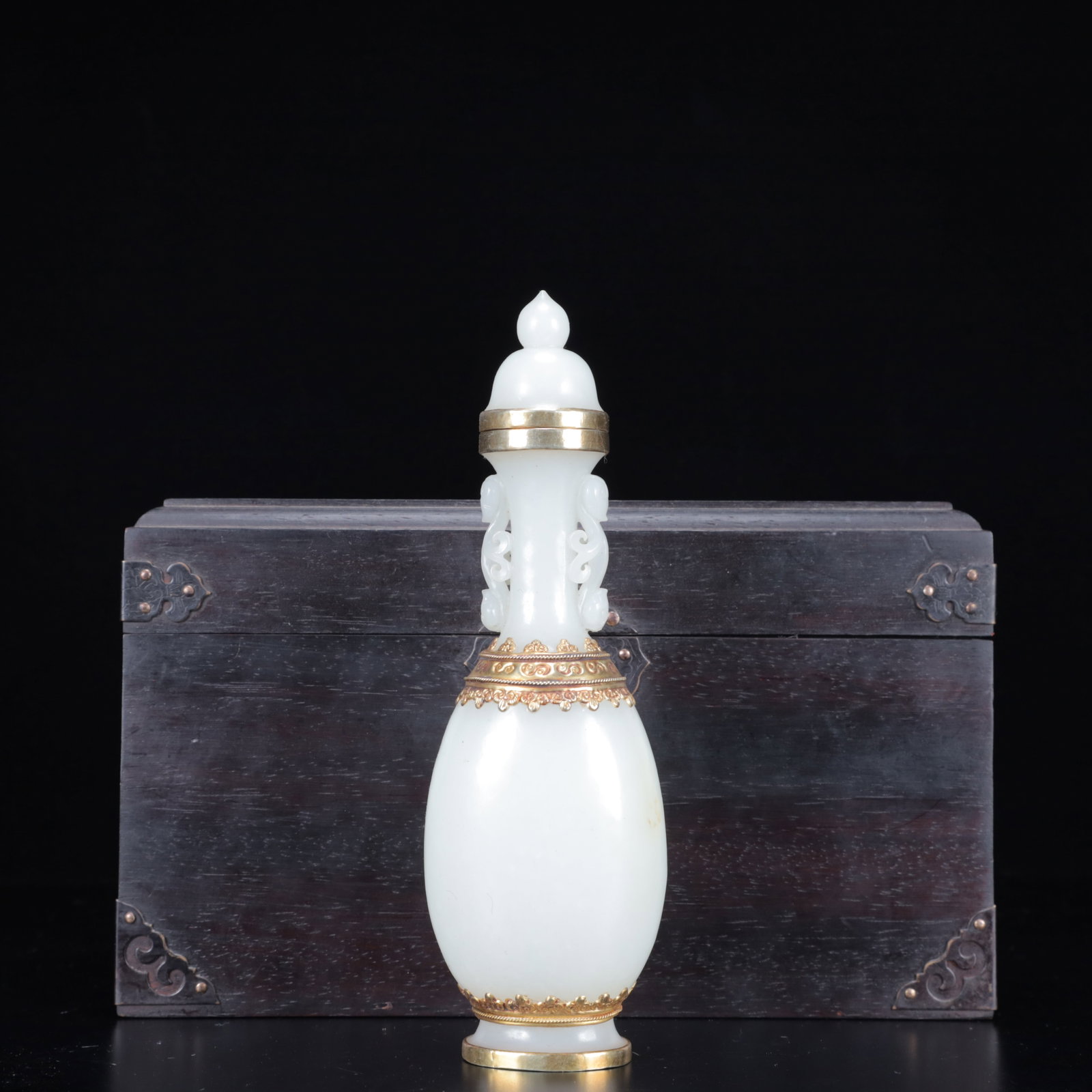 An Exquisite White Jade Cover with Gold Double-Ears Bottle: An Exquisite White Jade Cover with Gold Double-Ears Bottle,Qing Dynasty,China,Size:(Bottle)2.4inx7.9in,(Box)9.8inx9.8inx5.9in,Weight:313g 白玉包金双耳瓶४