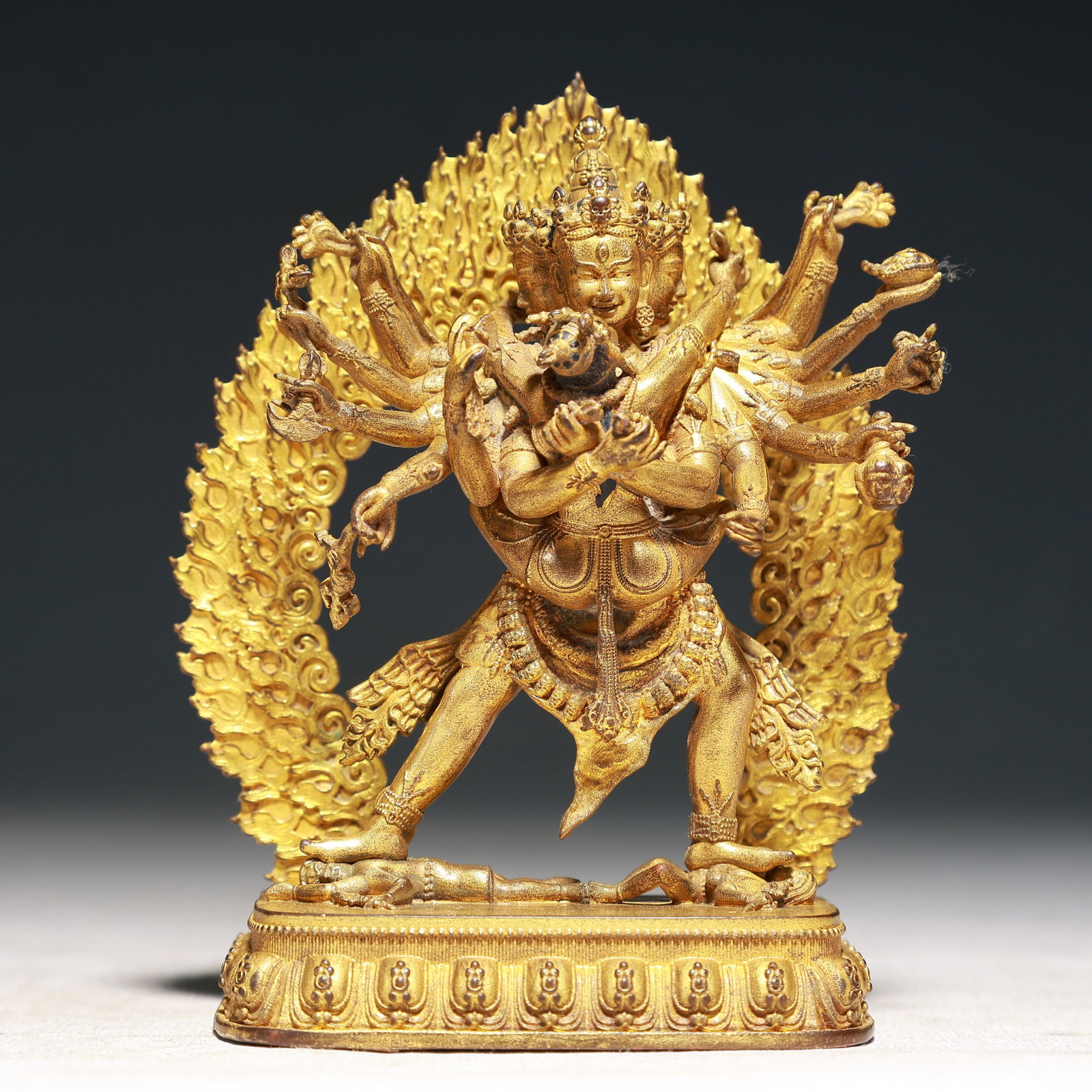 A Solemn Gilt Bronze Statue of Chakrasamvara: A Solemn Gilt Bronze Statue of Chakrasamvara,Qing Dynasty,China,Size:3.5inx2inx4.7in,Weight:450g 铜鎏金胜乐金刚像,中国清代