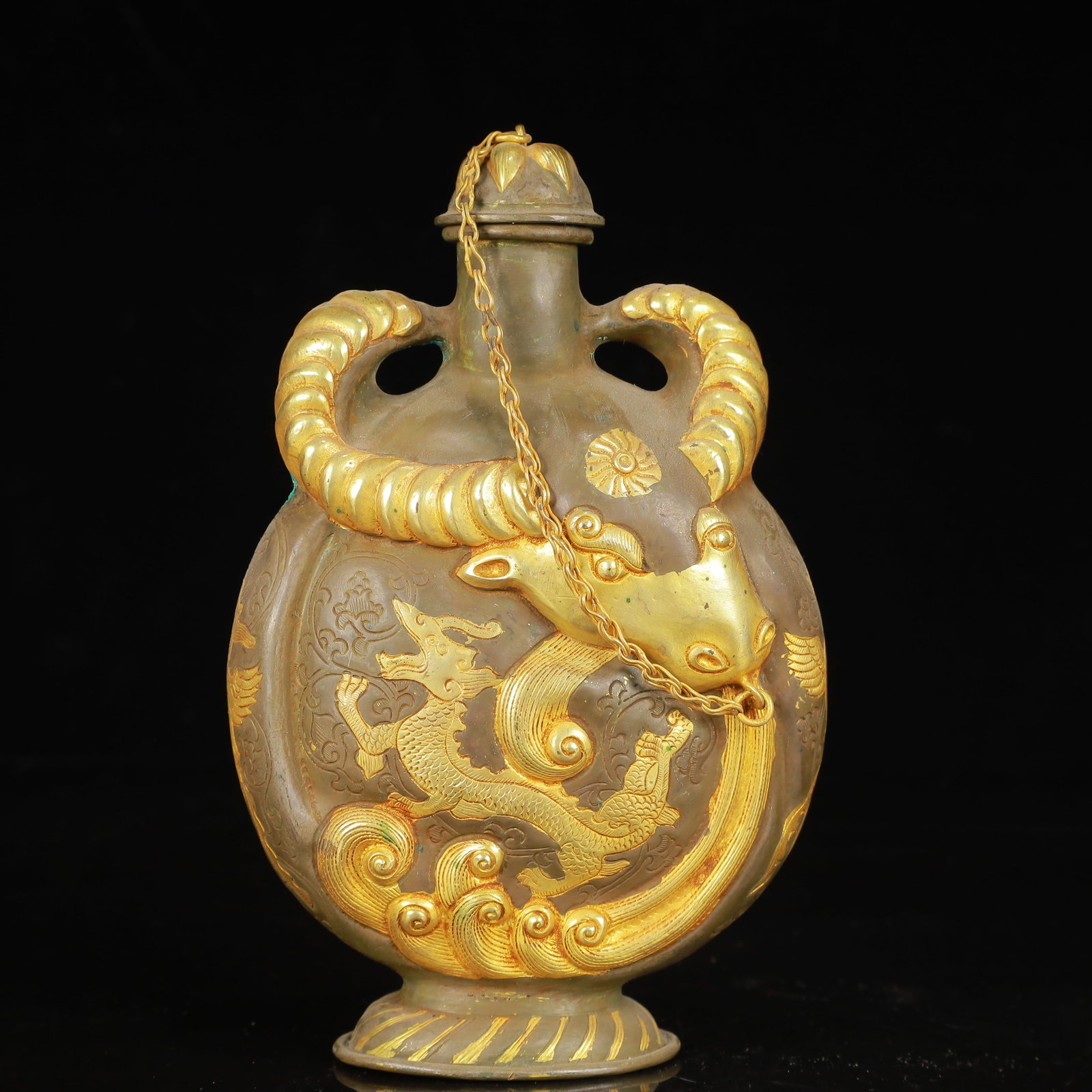 An Exquisite Gilt Silver Dragon and Phoenix Pattern Double-Ears Pot: An Exquisite Gilt Silver Dragon and Phoenix Pattern Double-Ears Pot,Tang Dynasty,China,Zhenguan Four-Character Mark,Size:4.3inx2inx6.3in,Weight:500g 银鎏金龙凤纹