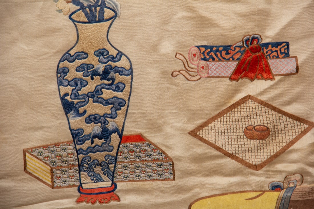 An Exquisite Embroidery Flower Pattern - 10
