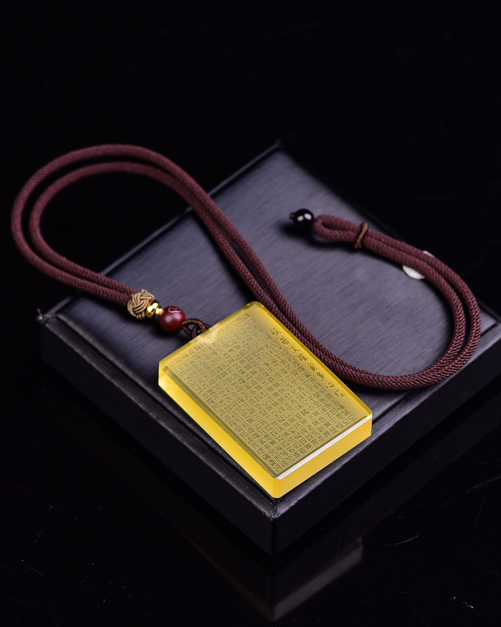 An Exquisite Crystal Scriptures Pendant - 5