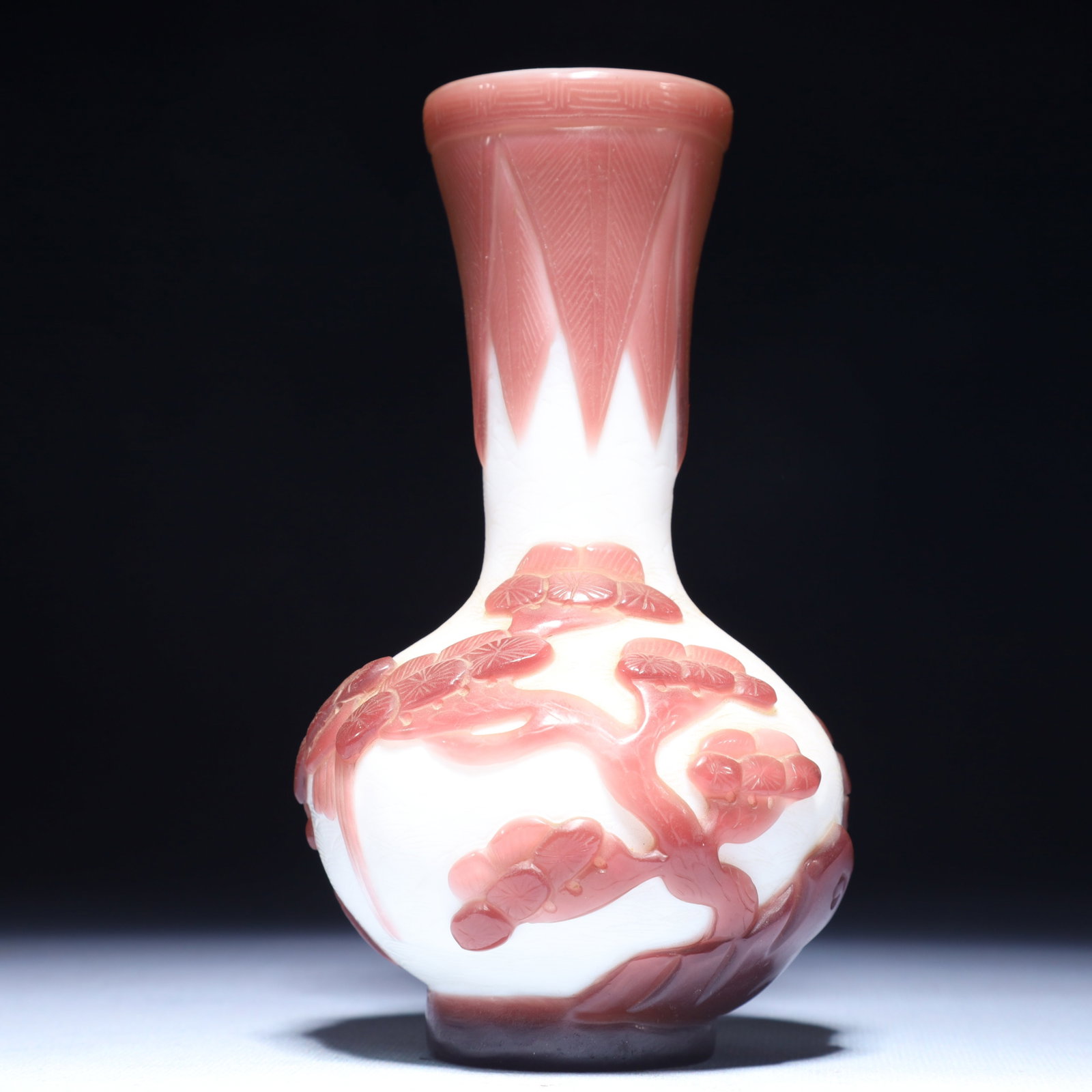 An Exquisite Glass Flower and Bird Pattern Vase: An Exquisite Glass Flower and Bird Pattern Vase,Qing Dynasty,China,Qianlong Four-character Mark,Size:3.5inx5.9in,Weight:500g 琉璃花鸟纹瓶,中国清&#