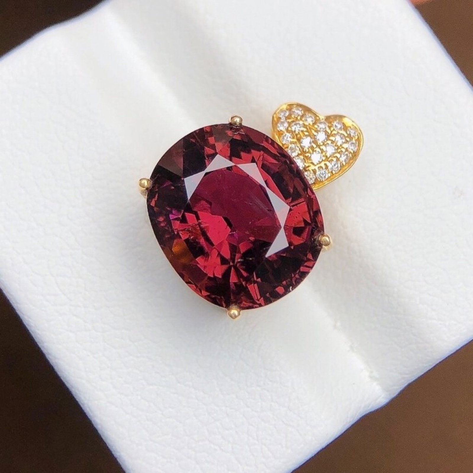 5.52Ctw Sterling Silver-Gold Plated Inlaid Natural Tourmaline Necklace: 5.52Ctw Sterling Silver-Gold Plated Inlaid Natural Tourmaline Necklace,Size:11.2mmx9.6mm 5.52Ctw纯银镀金嵌天然碧玺项链