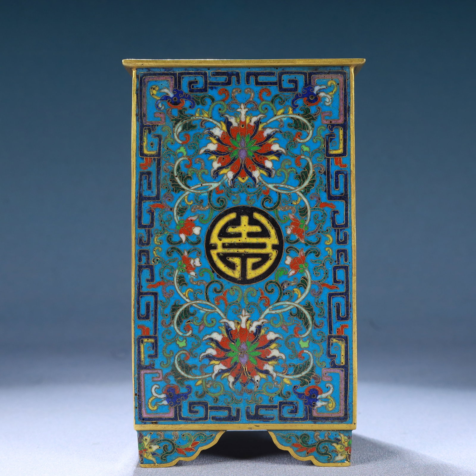 An Exquisite Cloisonne Lotus Pattern Four Legs Brush Pot: An Exquisite Cloisonne Lotus Pattern Four Legs Brush Pot,Qing Dynasty, China,Qianlong Four-character Mark,Size:5.9inx3.5in,Weight:850g 景泰蓝缠枝莲纹四&