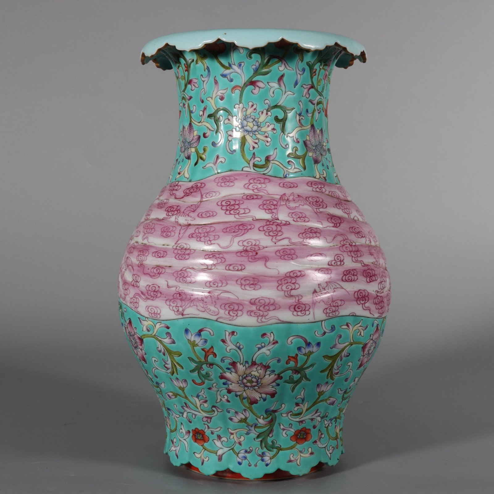 A Rare Green Ground Famille-Rose Lotus Pattern Vase: A Rare Green Ground Famille-Rose Lotus Pattern Vase,Qing Dynasty,China,Qianlong Six-character Mark,Size:12.4inx6.7in 绿地粉彩缠枝莲纹瓶,中&#