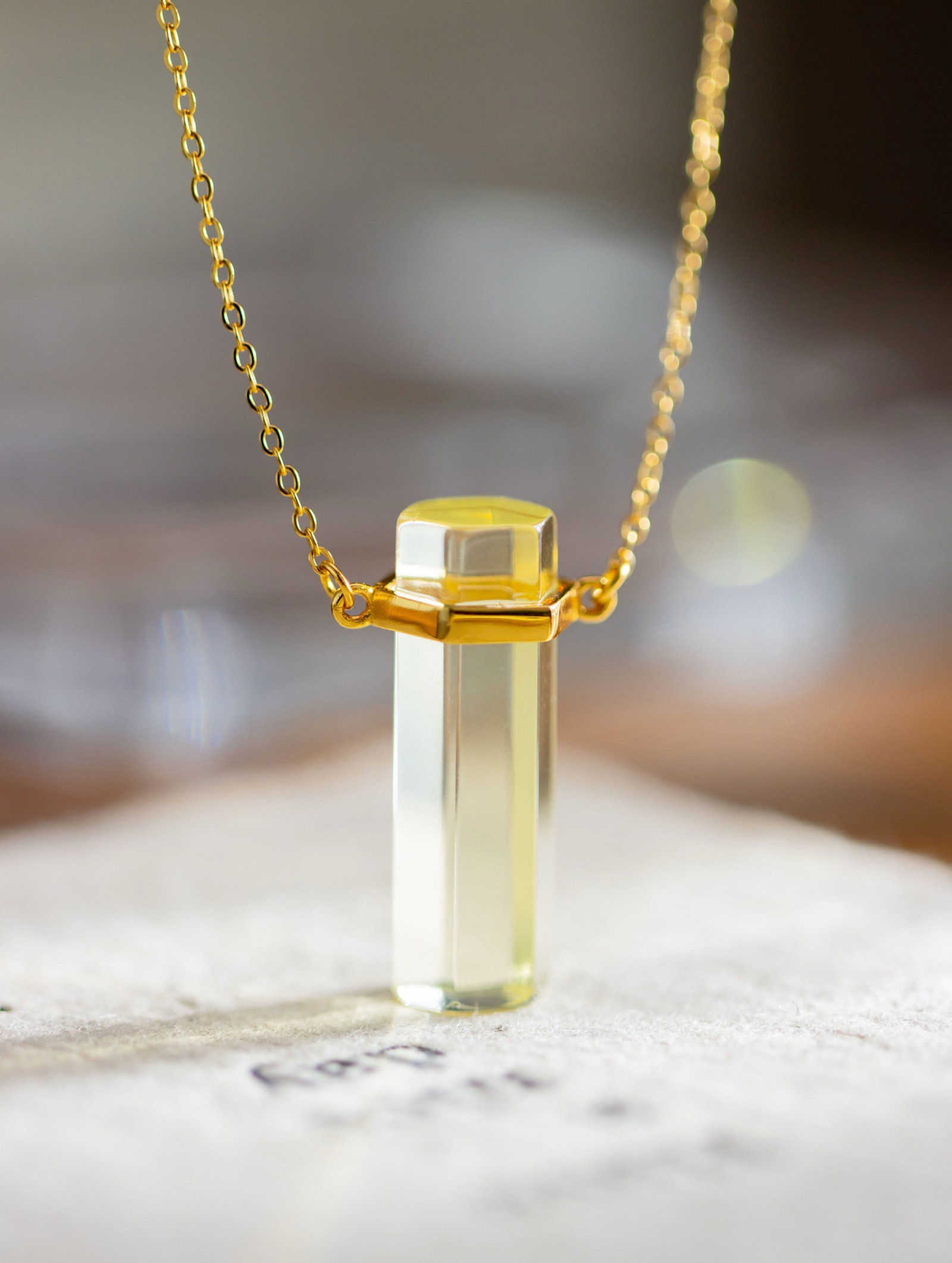 An Exquisite Sterling Silver-Gold Plated Inlaid Crystal Pendant: An Exquisite Sterling Silver-Gold Plated Inlaid Crystal Pendant 纯银镀金镶水晶吊坠