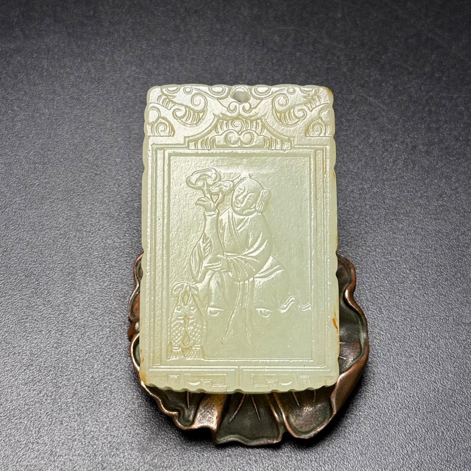 An Exquisite White Jade Figure Pattern Pendant: An Exquisite White Jade Figure Pattern Pendant,Qing Dynasty,China,Size:37mmx60mmx9mm,Weight:57g 白玉人物纹挂件,中国清代