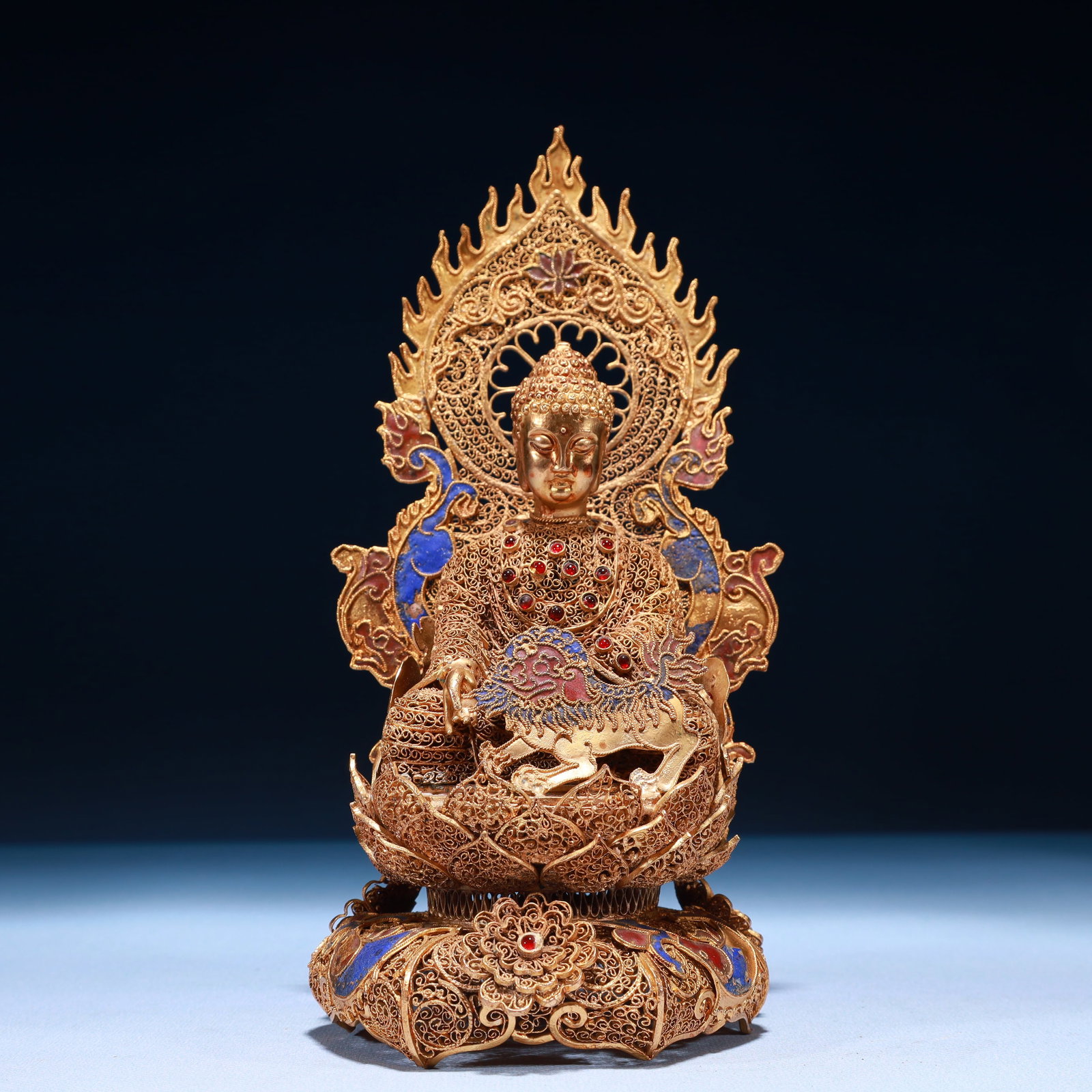 An Exquisite Filigree and Gilding Statue of Sakyamuni,Inlaid Gems: An Exquisite Filigree and Gilding Statue of Sakyamuni,Inlaid Gems,Qing Dynasty,China,Qianlong Four-character Mark,Size:4.3inx9.1in,Weight:550g 掐丝鎏金如来像,
