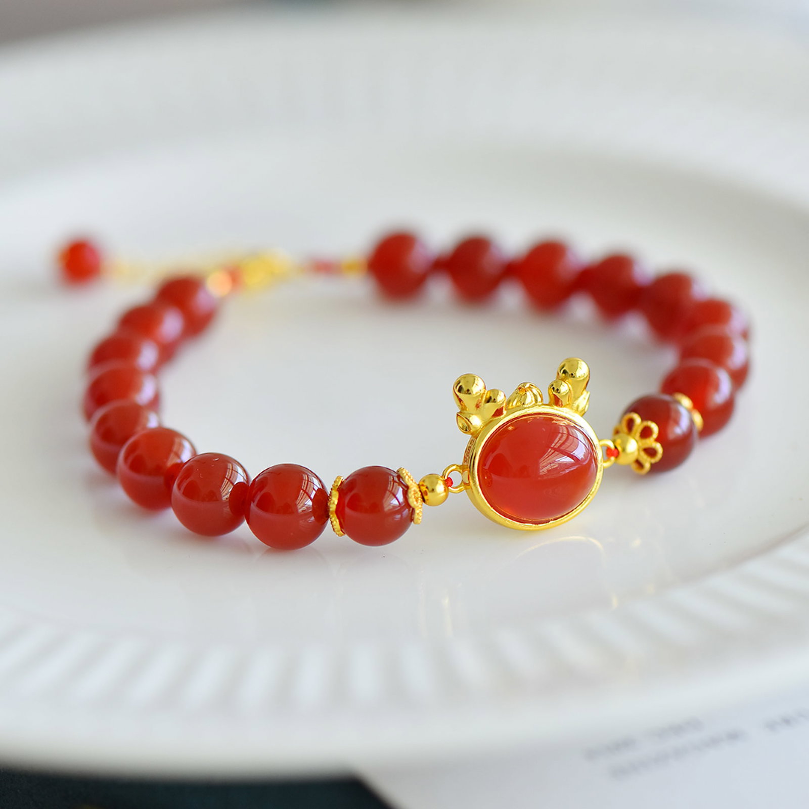 An Exquisite Sterling Silver-Gold Plated Inlaid Red Agate Bracelet: An Exquisite Sterling Silver-Gold Plated Inlaid Red Agate Bracelet,Size:10mmx12mm 纯银镀金镶红玛瑙手串