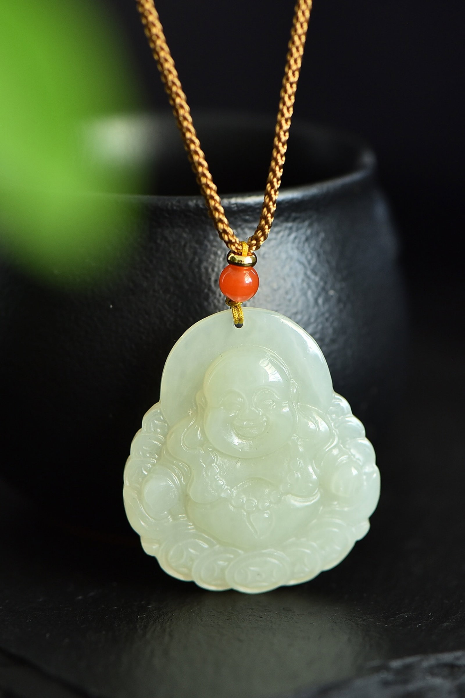 An Exquisite White Jade Maitreya Buddha Pendant: An Exquisite White Jade Maitreya Buddha Pendant,Size:31mmx35mm 寓意:吉祥 心怀天下 能容天下事 白玉弥Ô