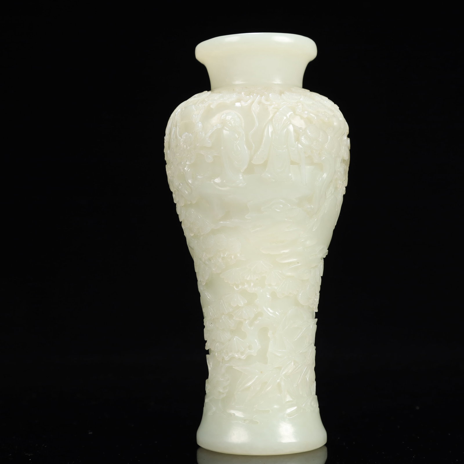 An Exquisite White Jade Figure,Pine and Crane Pattern Vase: An Exquisite White Jade Figure,Pine and Crane Pattern Vase,Qing Dynasty, China,Size:3.1inx6.7in,Weight:500g