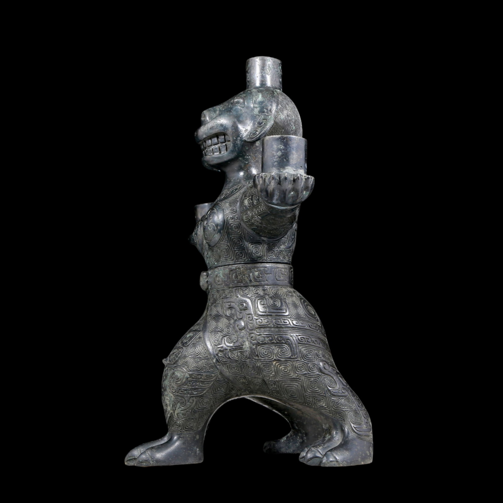A precious bronze figure candlestick - 10