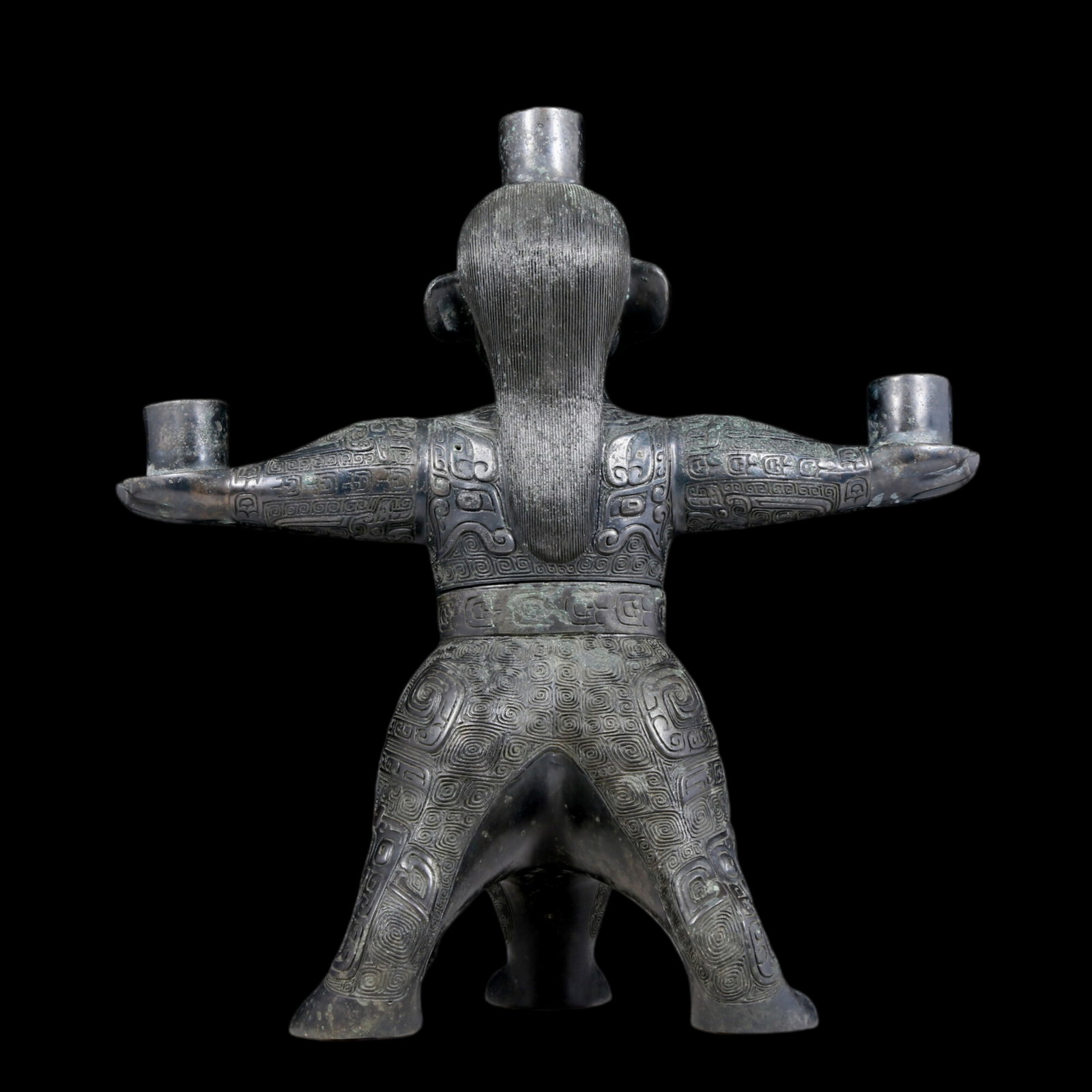 A precious bronze figure candlestick - 11