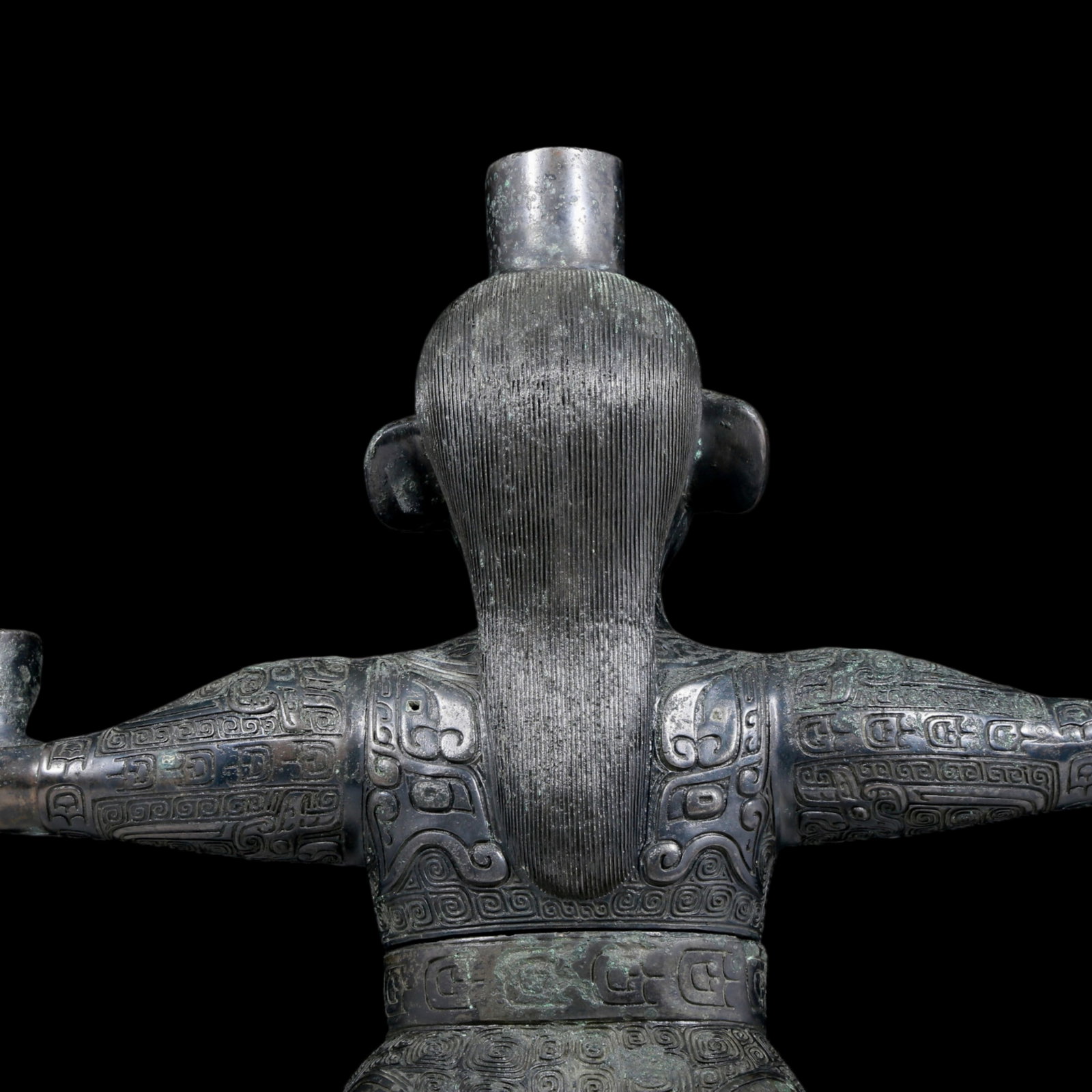 A precious bronze figure candlestick - 12