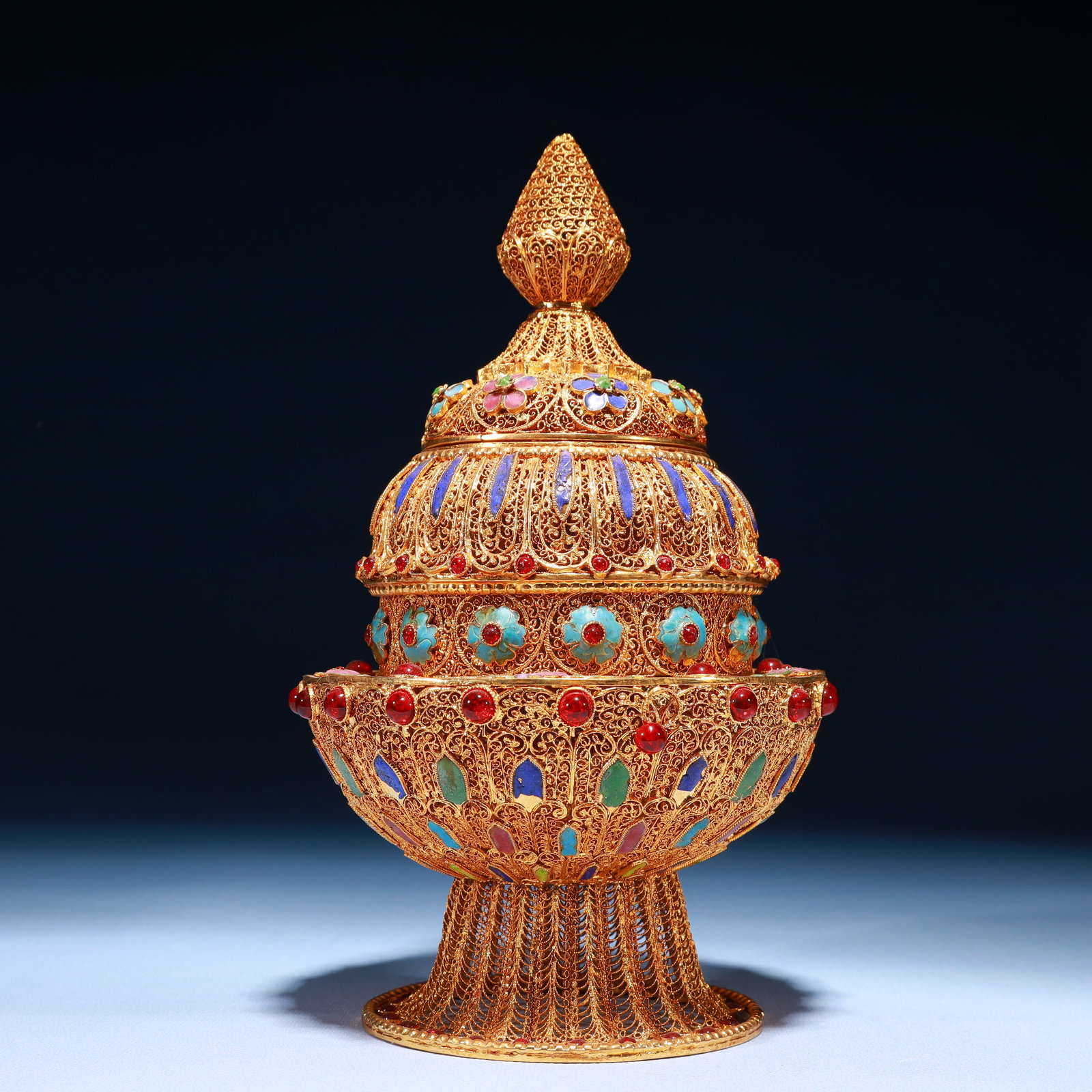 An Exquisite Filigree and Gilding Flower Pattern Ornament,Inlaid Gems: An Exquisite Filigree and Gilding Flower Pattern Ornament,Inlaid Gems,Qing Dynasty,China,Qianlong Four-character Mark,Size:5.5inx10.2in,Weight:700g 掐丝鎏金花卉 