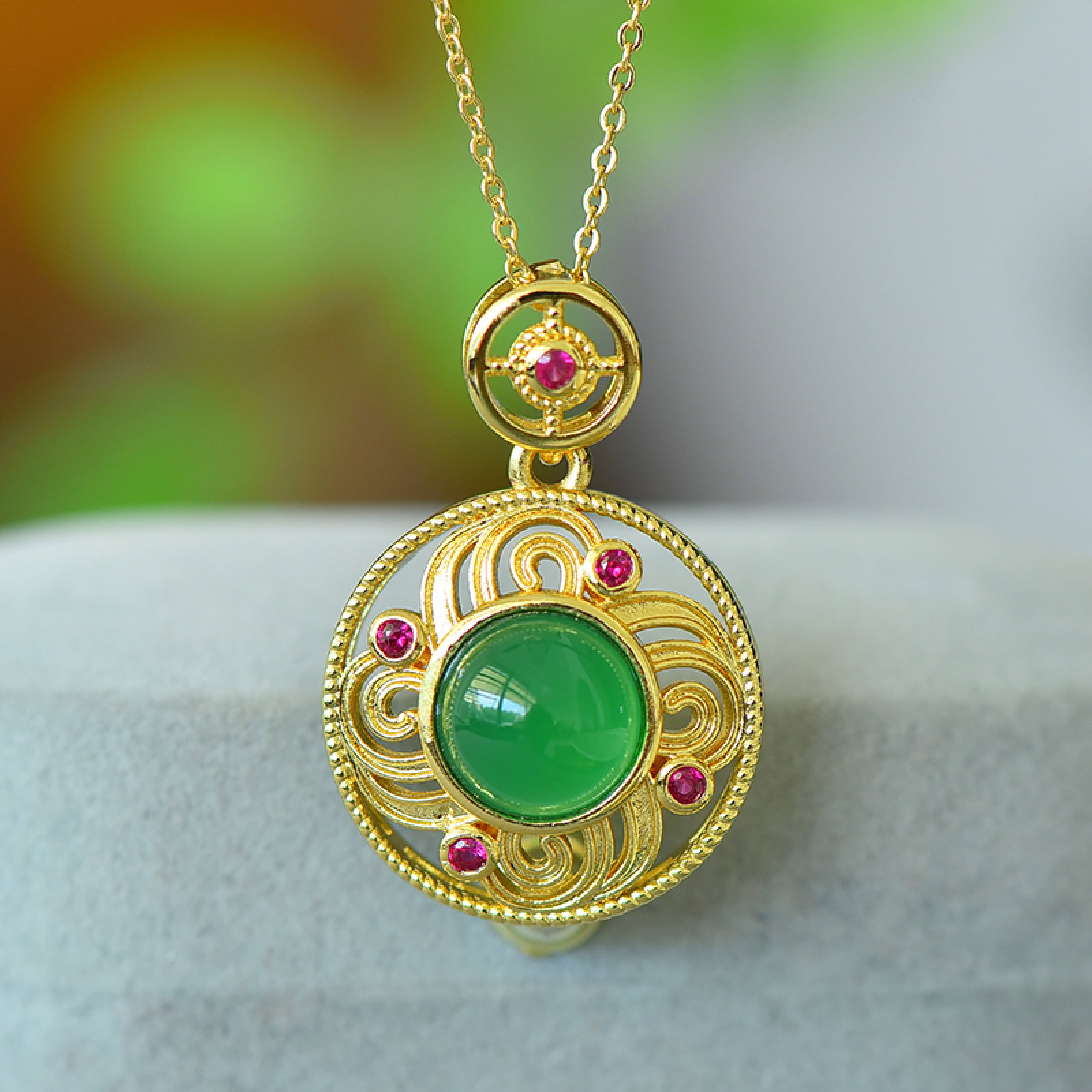 An Exquisite Pendant,Inlaid Diamond: An Exquisite Pendant Size:10mmx10mm 吊坠