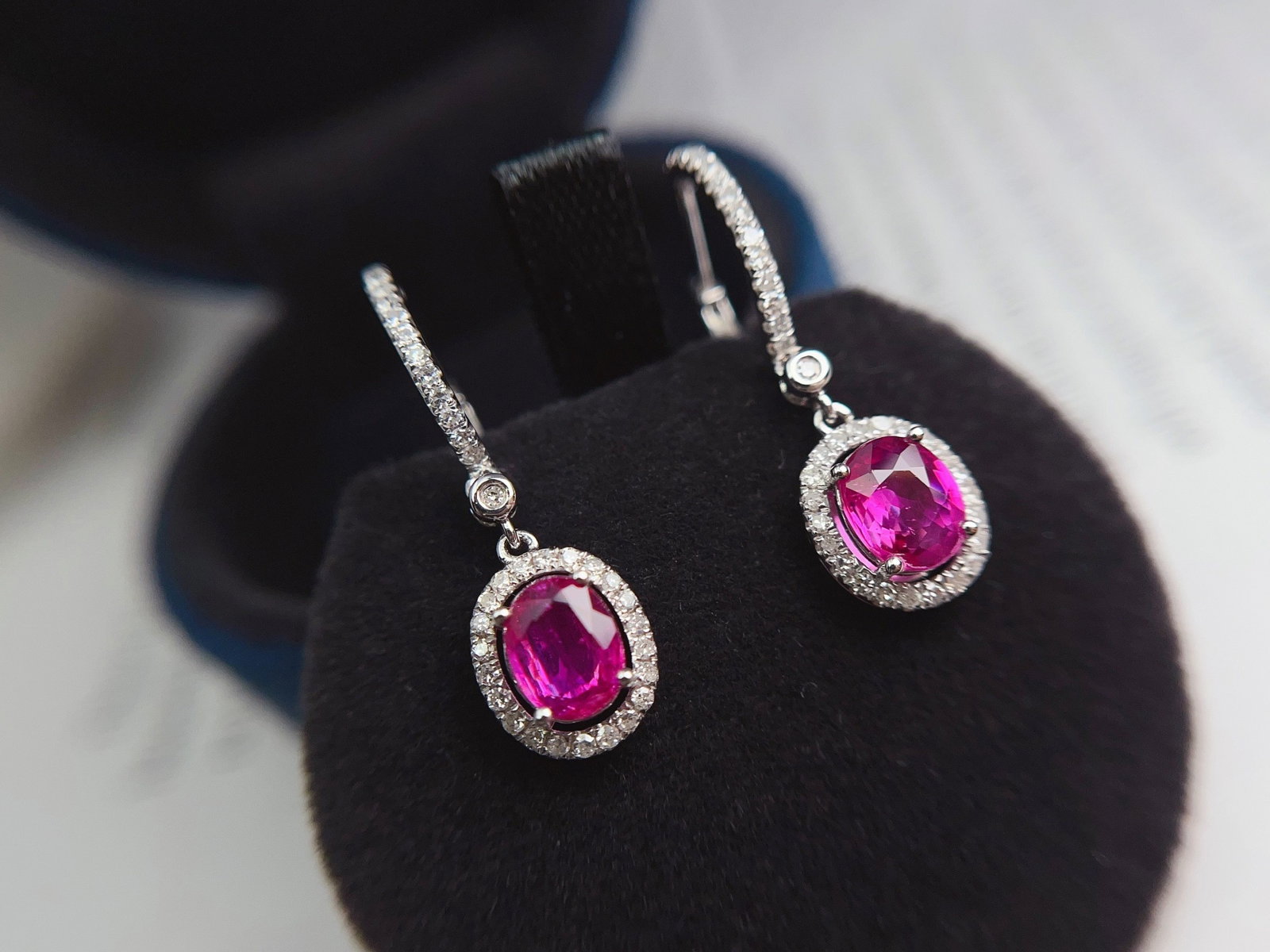 A Pair of Exquisite 18k Gold Inlaid 2.15ct Natural Ruby Earrings,Inlaid Diamond: A Pair of Exquisite 18k Gold Inlaid 2.15ct Natural Ruby Earrings,Inlaid Diamond,Total Weight:2.90g 一对18k金镶 2.15ct 天然红宝石耳环,&