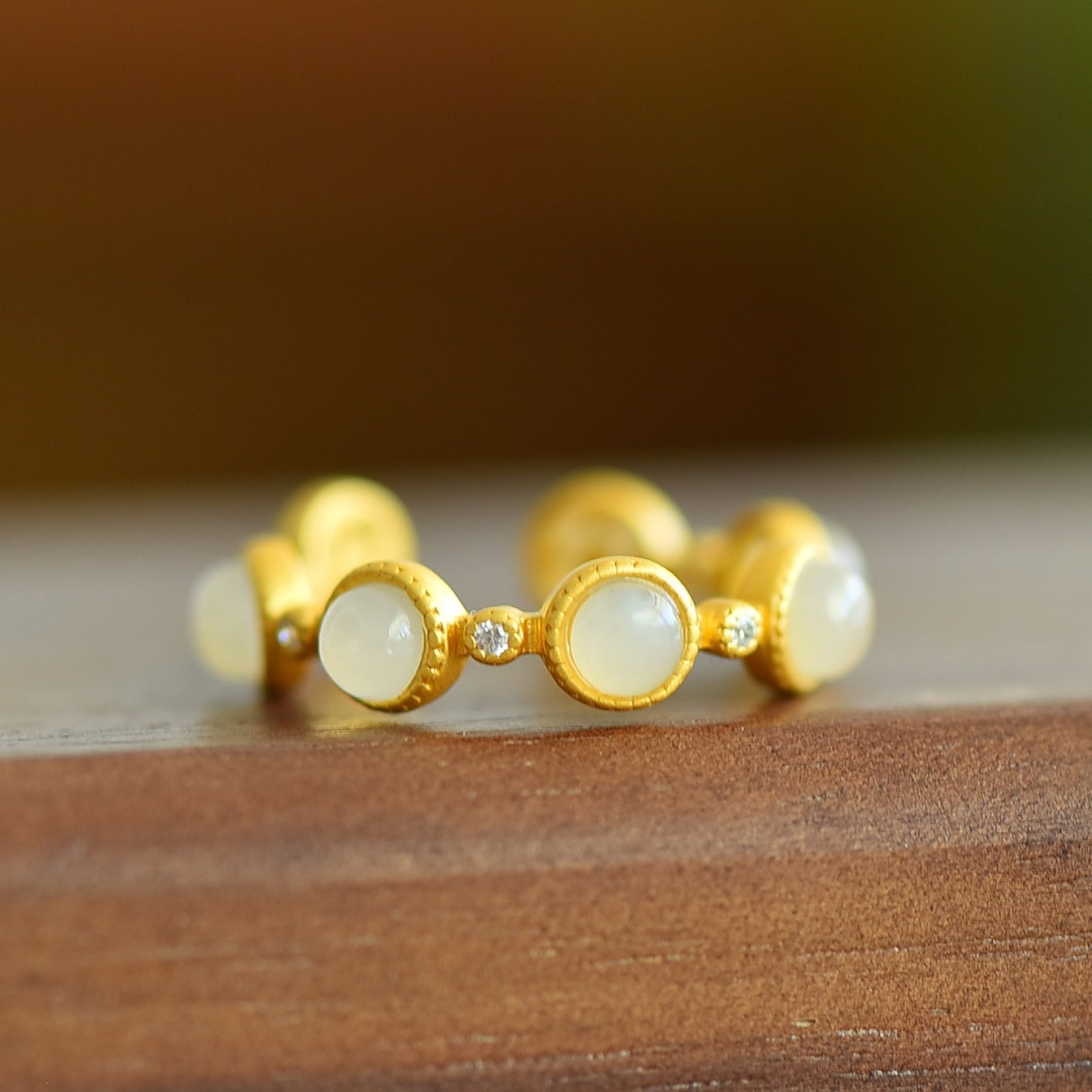 An Exquisite Sterling Silver-Gold Plated Inlaid White Jade Ring,Inlaid Diamond: An Exquisite Sterling Silver-Gold Plated Inlaid White Jade Ring,Inlaid Diamond 纯银镀金镶白玉戒指,嵌钻石