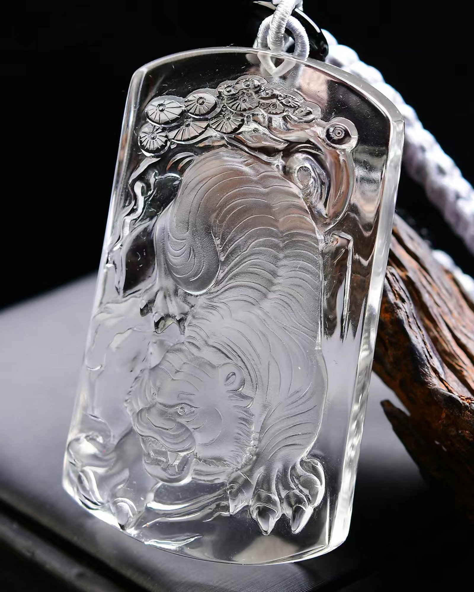 An Exquisite Crystal Tiger Pattern Pendant - 4