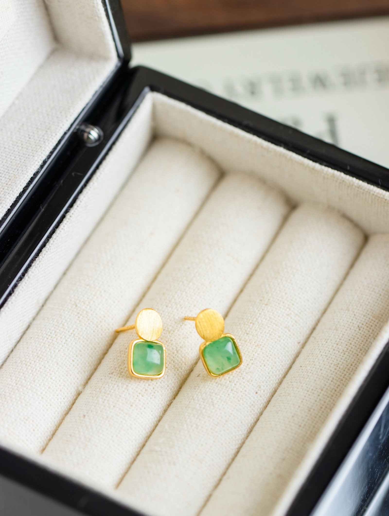A Pair of Exquisite Sterling Silver-Gold Plated Inlaid Jadeite Earrings: A Pair of Exquisite Sterling Silver-Gold Plated Inlaid Jadeite Earrings 一对纯银镀金镶翡翠耳环