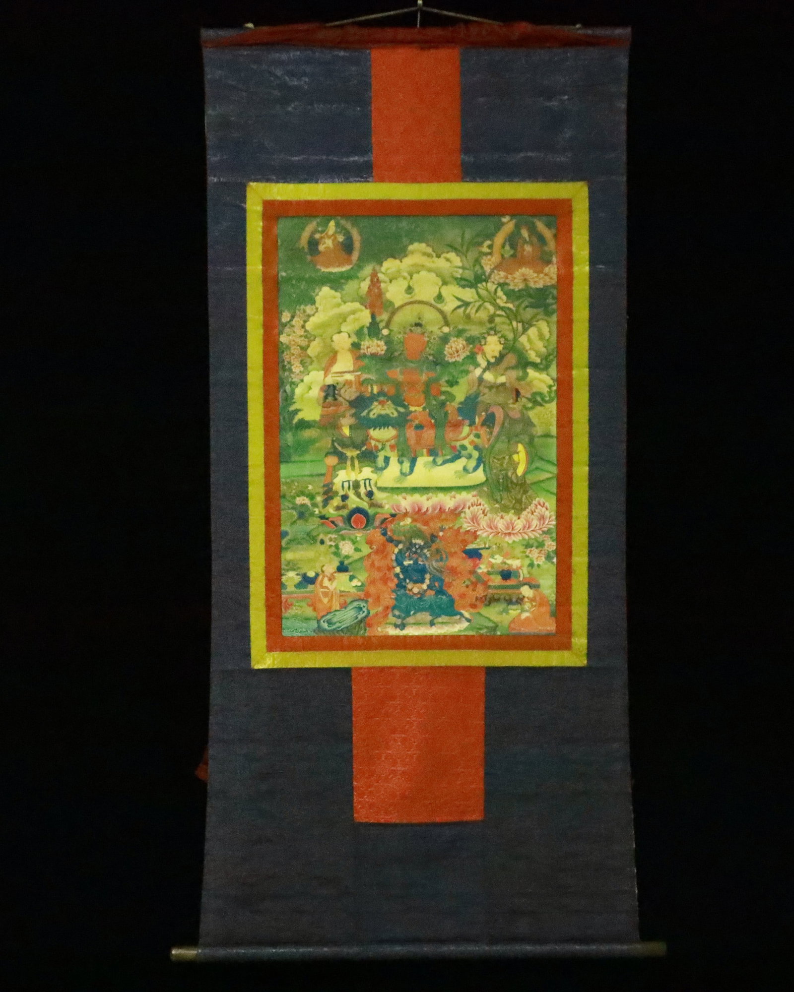 A Rare Brocade Painted Color Statue of Amitayus Tangka: A Rare Brocade Painted Color Statue of Amitayus Tangka,Qing Dynasty, China,Size:29.9inx67.3in 织锦彩绘无量寿佛像唐卡,中国&