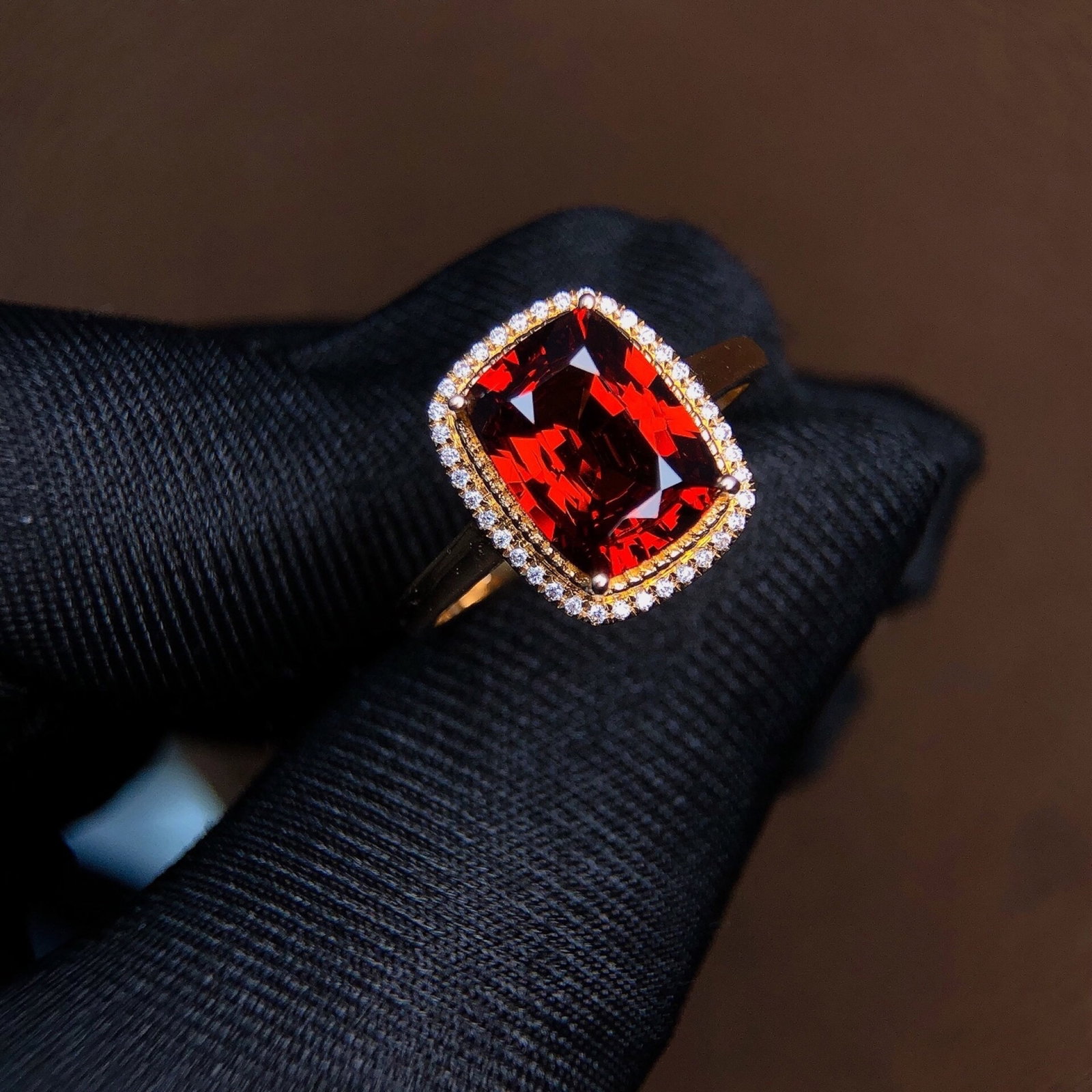 3.67Ctw Sterling Silver-Gold Plated Inlaid Natural Gemstone Ring: 3.67Ctw Sterling Silver-Gold Plated Inlaid Natural Gemstone Ring,Size:7.2mmx9.6mm 3.67Ctw纯银镀金嵌天然宝石戒指