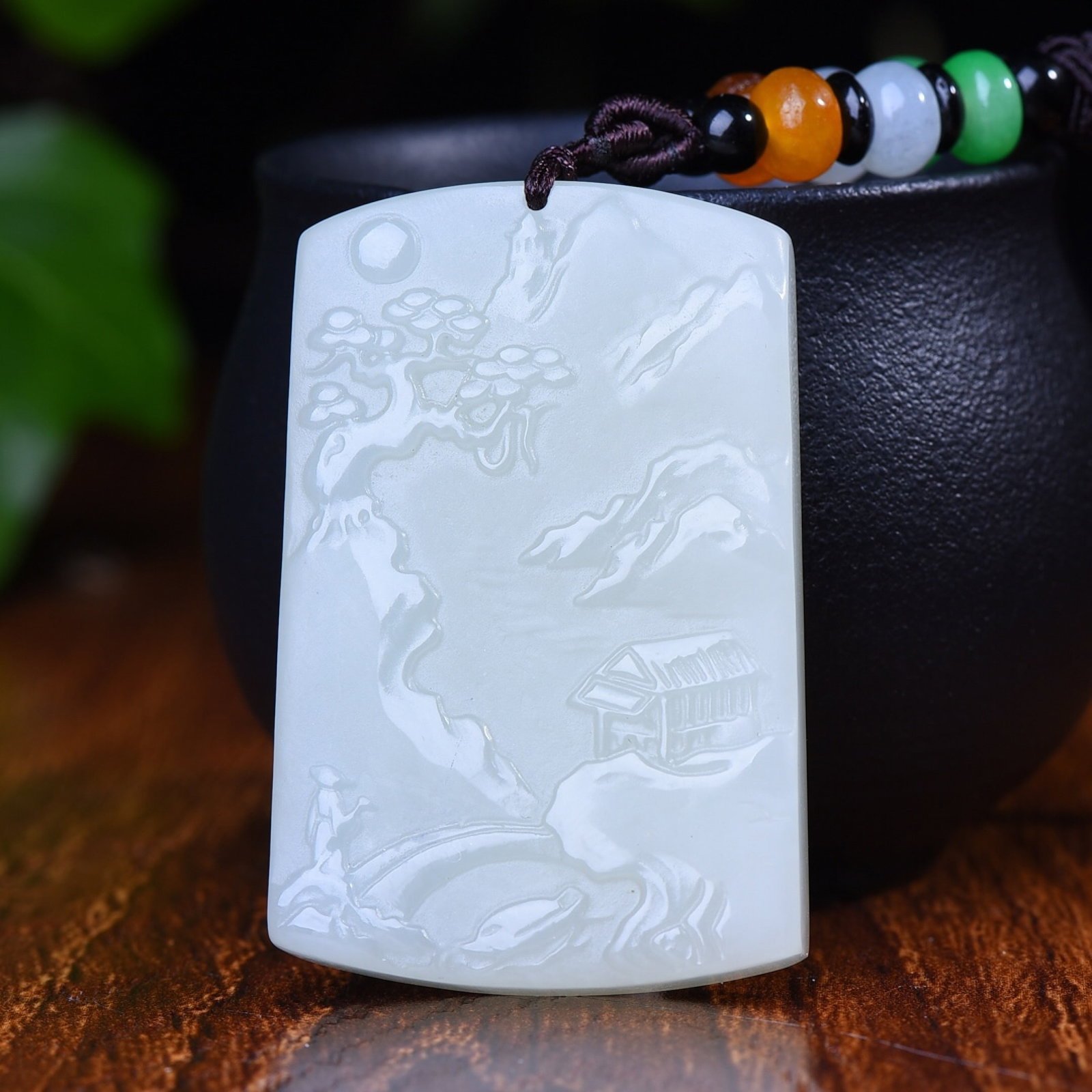 An Exquisite White Jade Landscape Pattern Pendant: An Exquisite White Jade Landscape Pattern Pendant,Size:34mmx51mm (寓意)吉祥山水图,工艺精湛,寓意吉祥,料&#