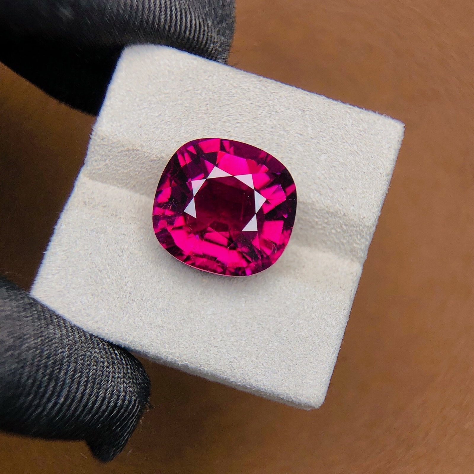11.43Ctw Natural Tourmaline Loose: 11.43Ctw Natural Tourmaline Loose,Size:14.4mmx13.8mmx8.1mm 11.43Ctw天然碧玺裸石